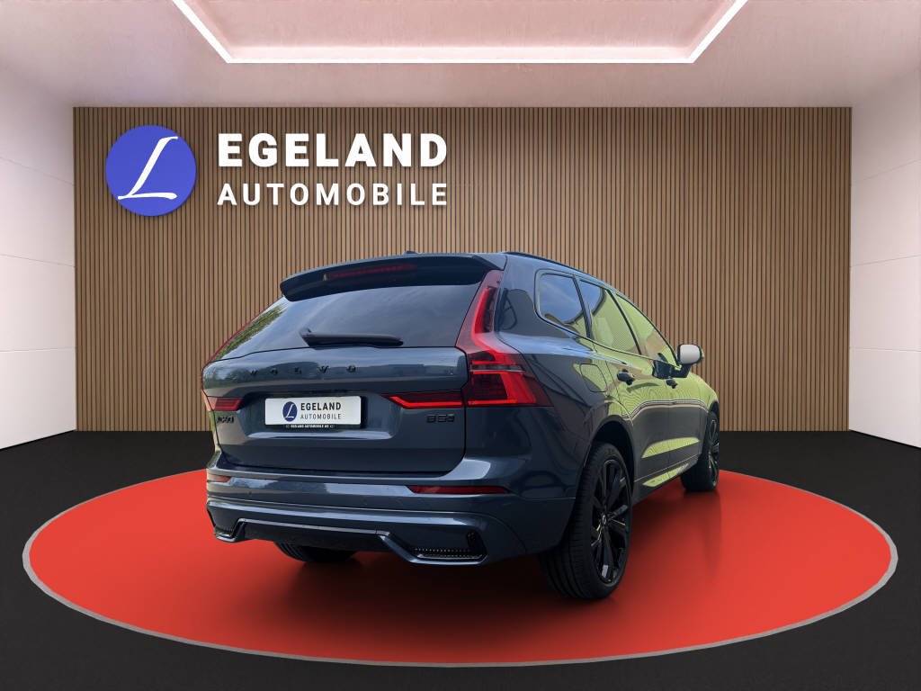 VOLVO XC60 2.0 B5 MH Plus Black Edition Plus AWD-showroom-element-3