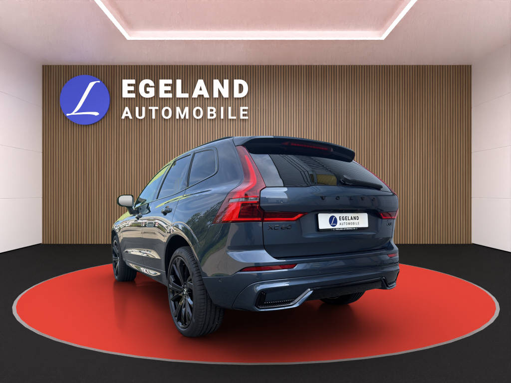 VOLVO XC60 2.0 B5 MH Plus Black Edition Plus AWD-image-4
