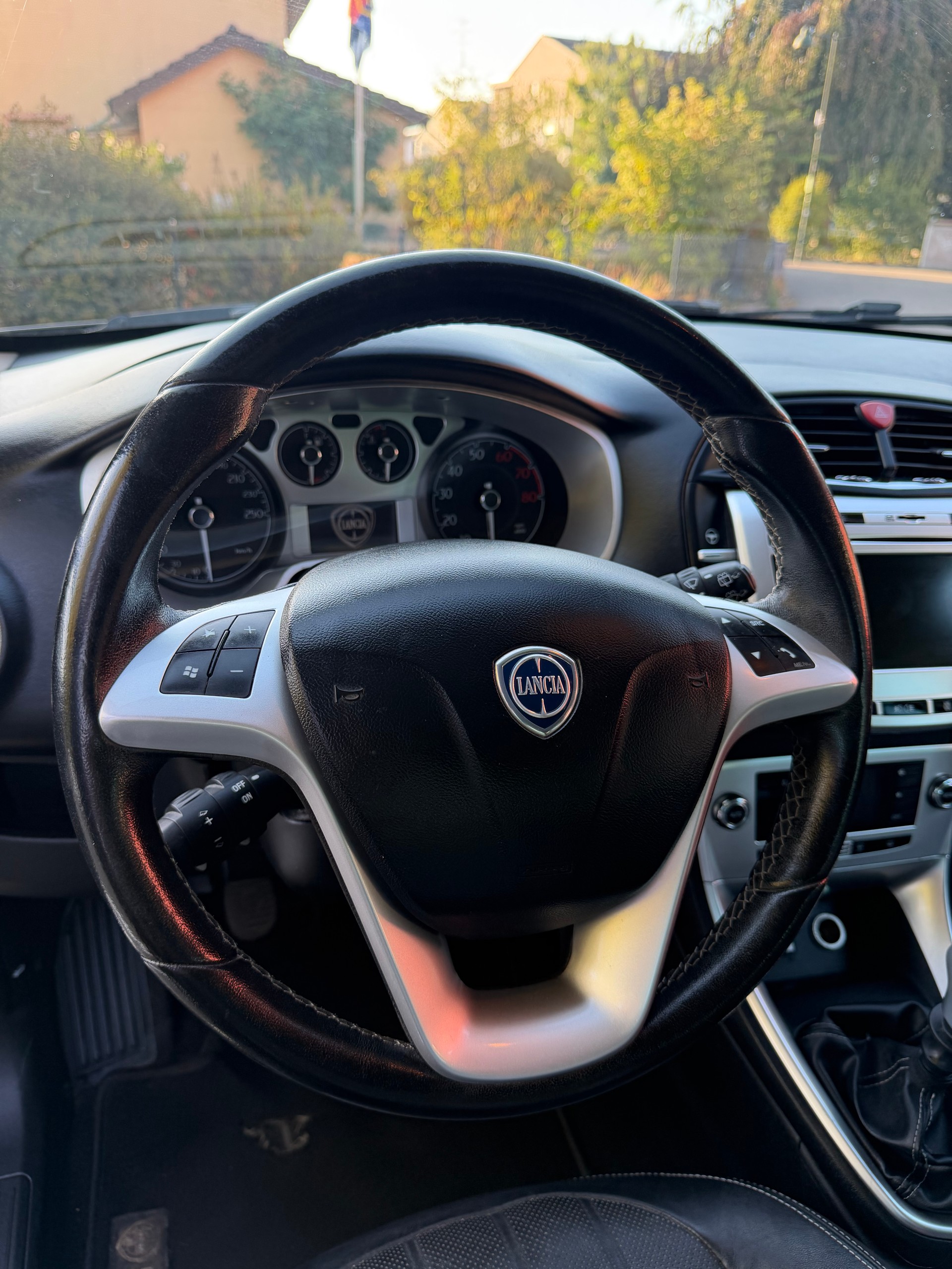 LANCIA Delta 1.4 Turbo-Multiair Gold-image-7