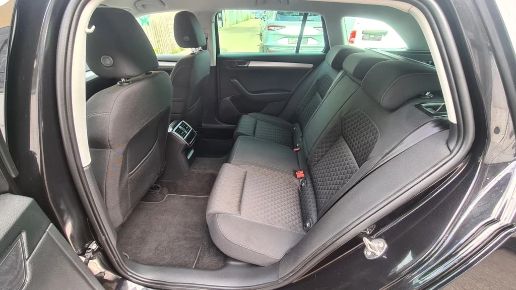 SKODA Superb Combi 2.0 TDi Ambition 4x4 DSG ** 200 PS ** Gr-Navi ** RF-Kamera ** ACC ** Totwinkel-Assistent ** Frisch Ab MFK & Service-image-12