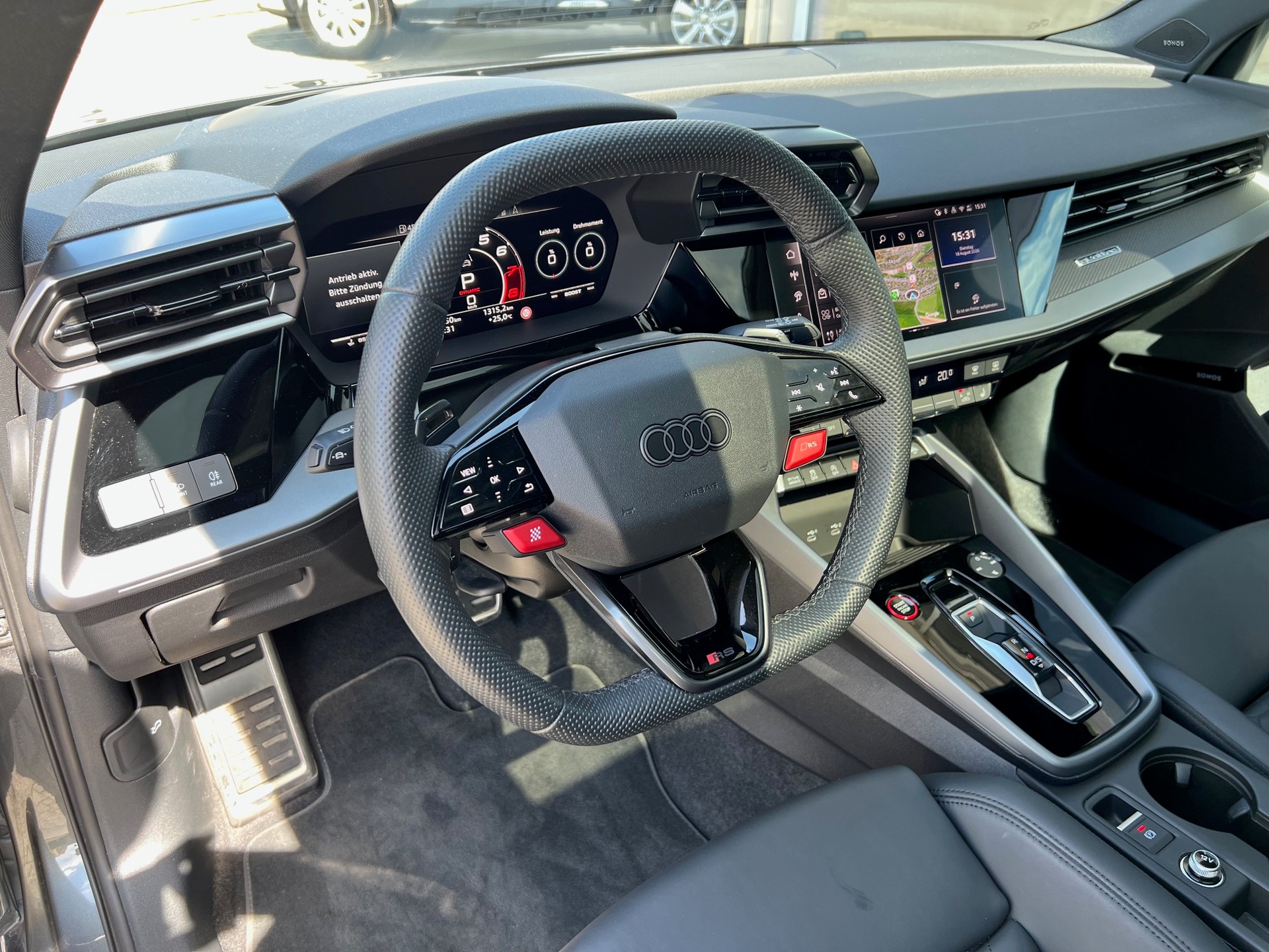 AUDI RS3 Sportback 2.5 TSI quattro S-tronic-image-19