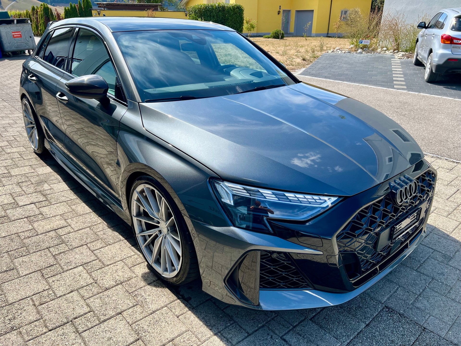 AUDI RS3 Sportback 2.5 TSI quattro S-tronic-image-11