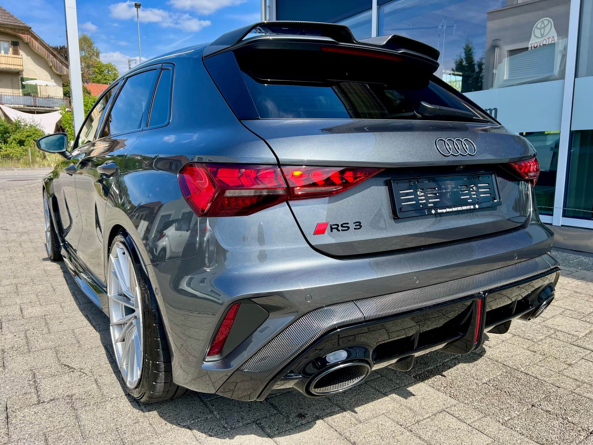 AUDI RS3 Sportback 2.5 TSI quattro S-tronic-image-8