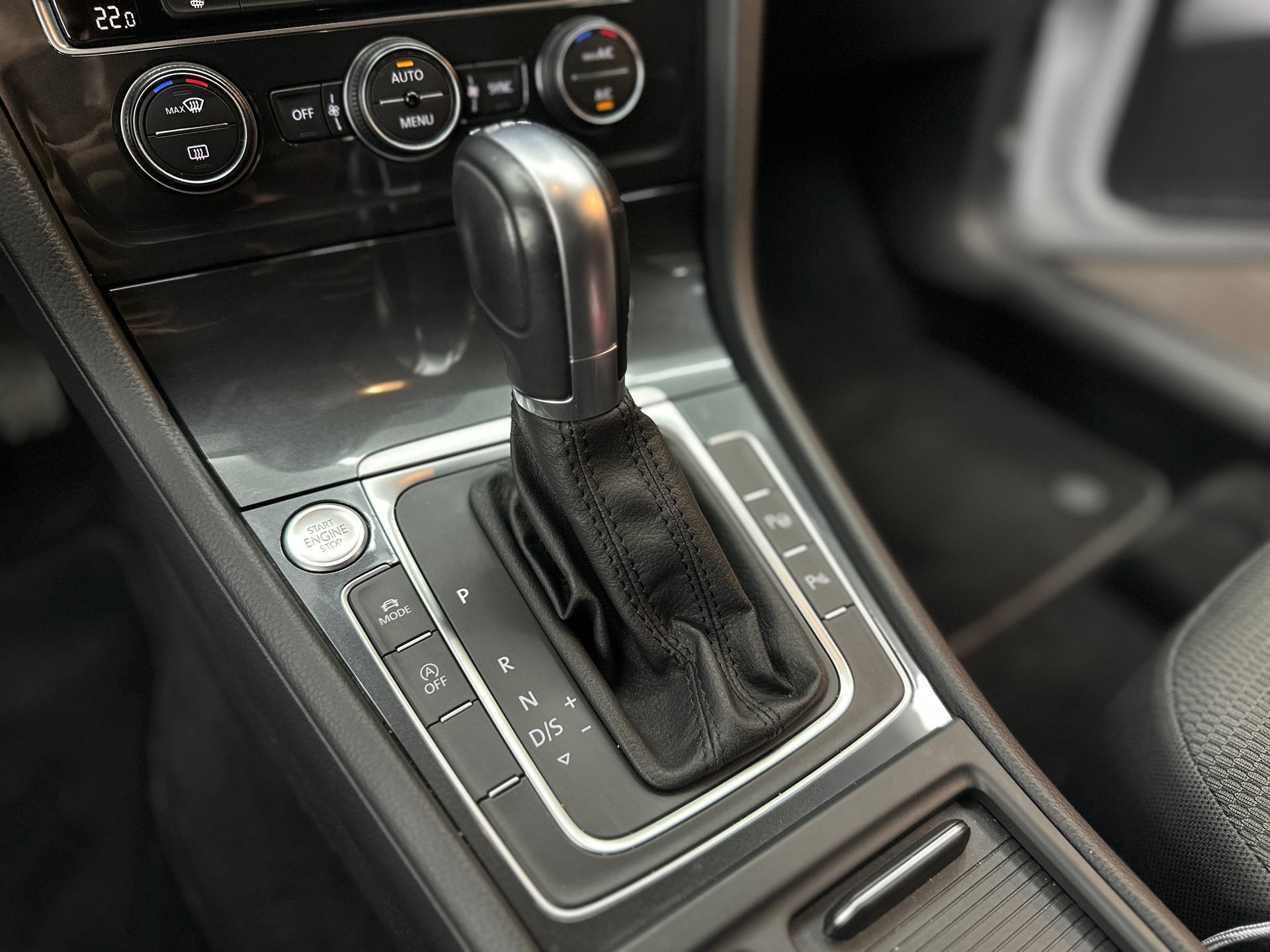 VW Golf 1.5 TSI EVO Comfortline DSG-image-12