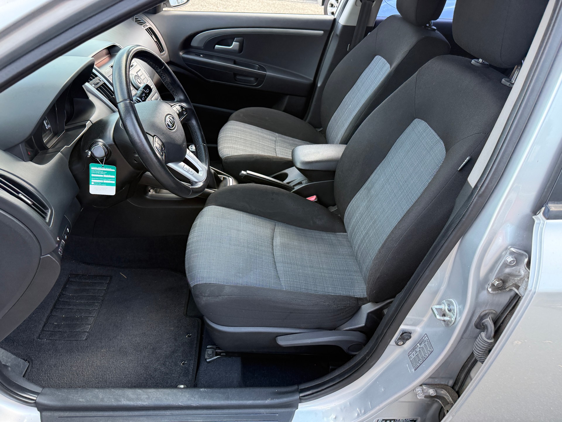 KIA Cee'd Sporty Wagon 1.6 16V Style-image-7