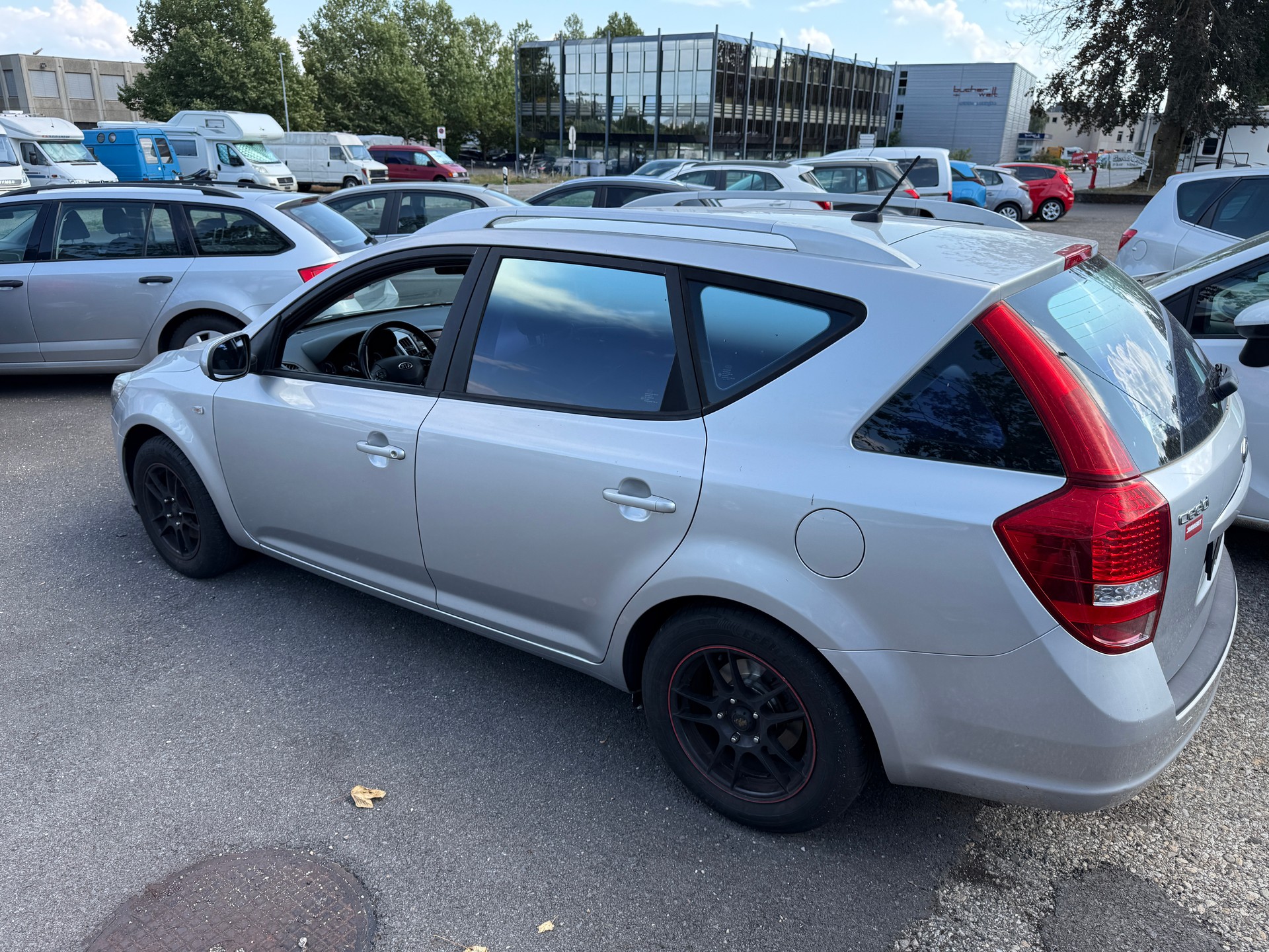 KIA Cee'd Sporty Wagon 1.6 16V Style-image-6
