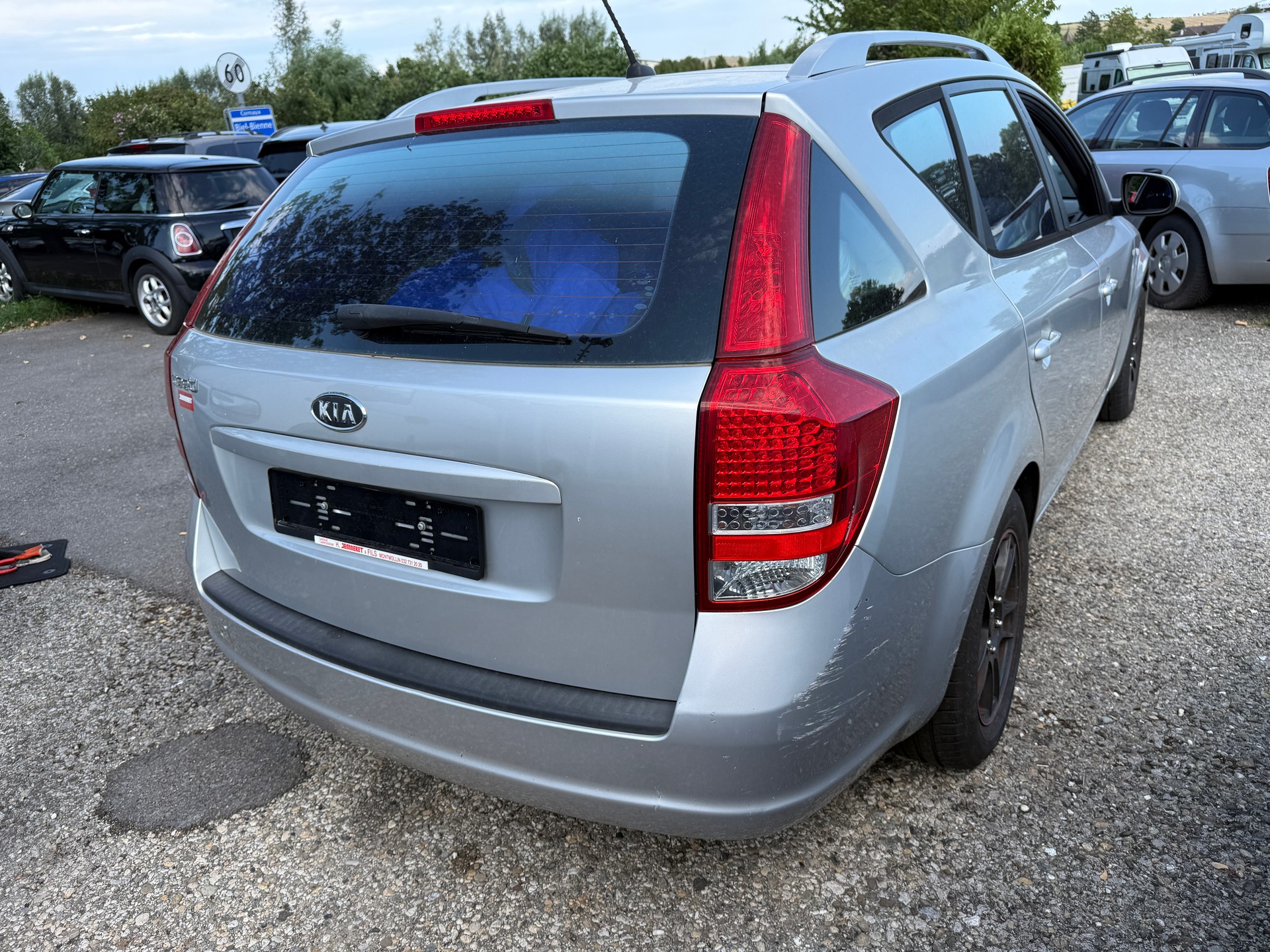 KIA Cee'd Sporty Wagon 1.6 16V Style-image-4