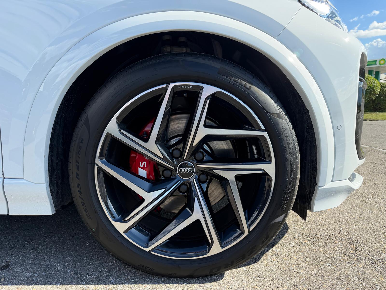 AUDI SQ6 e-tron quattro-image-12