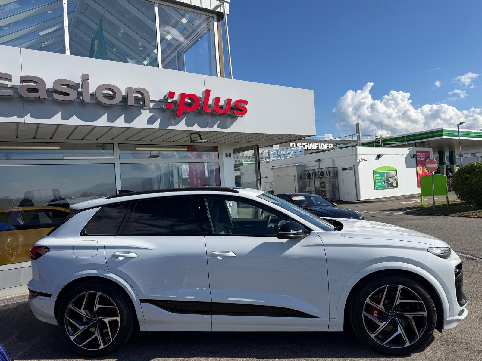 AUDI SQ6 e-tron quattro-image-2