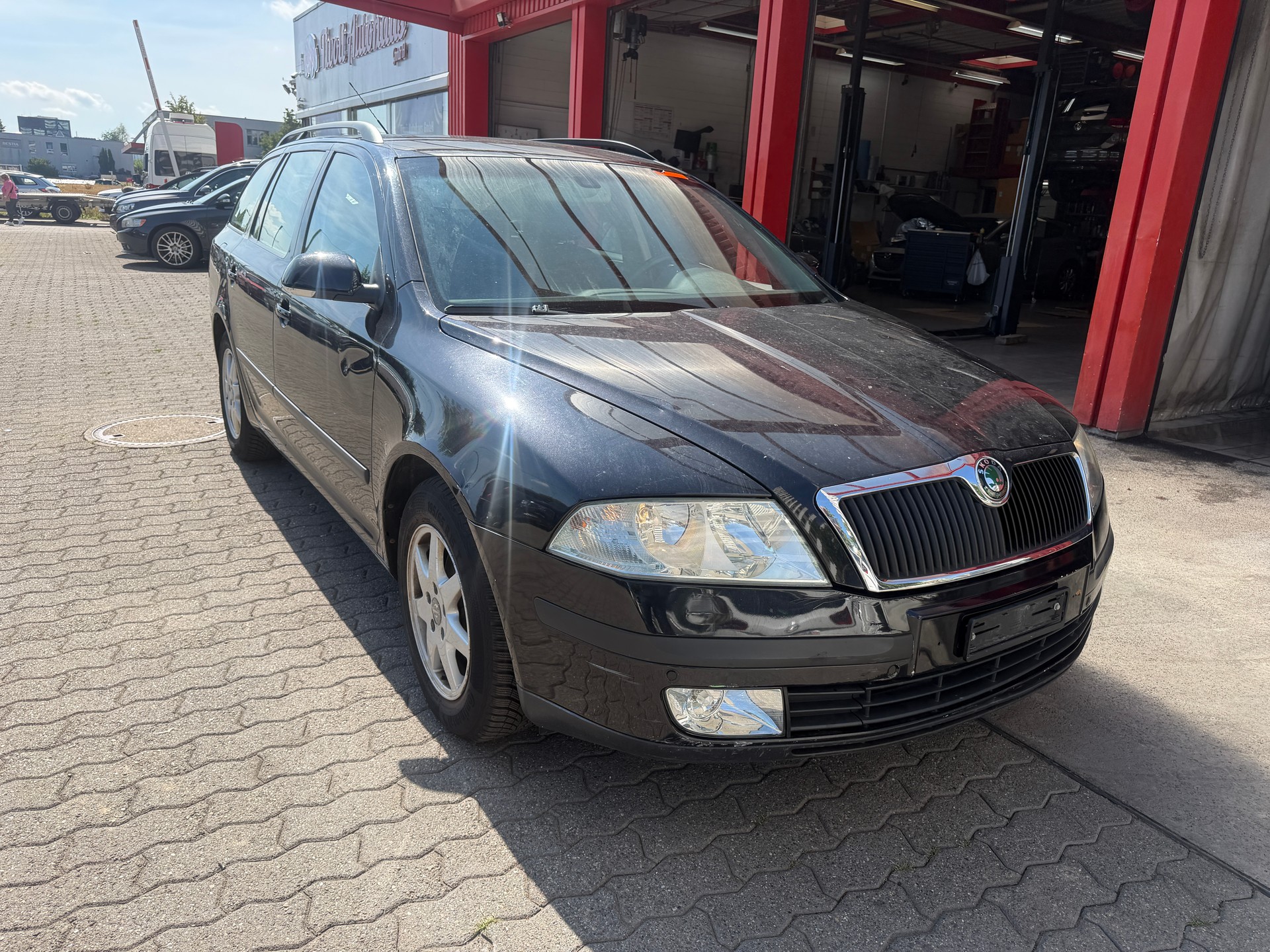 SKODA Octavia 2.0 FSI Elegance-image-1