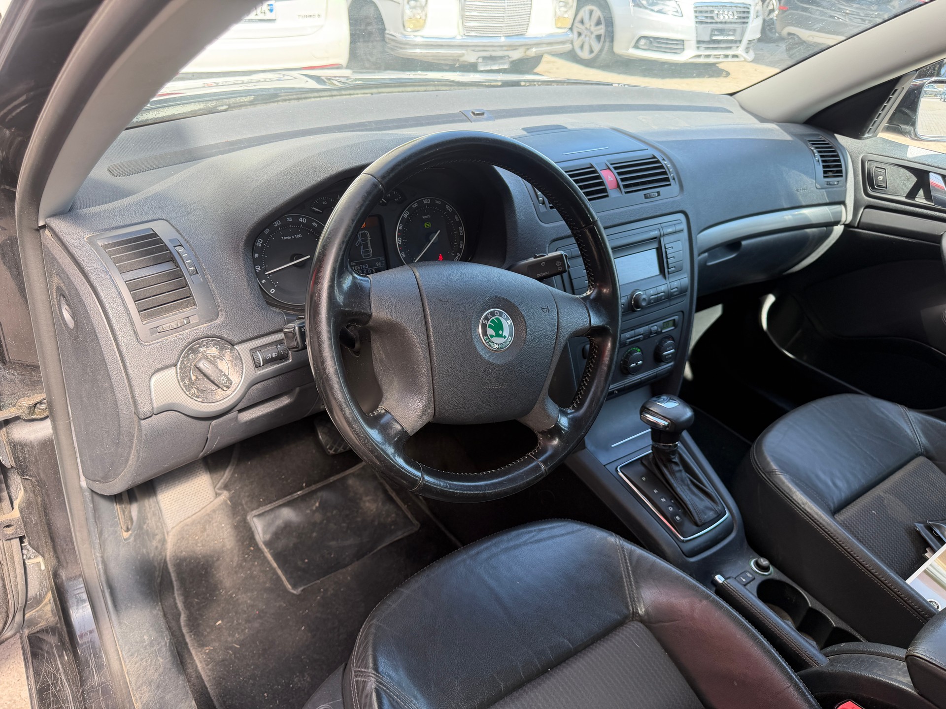 SKODA Octavia 2.0 FSI Elegance-image-9