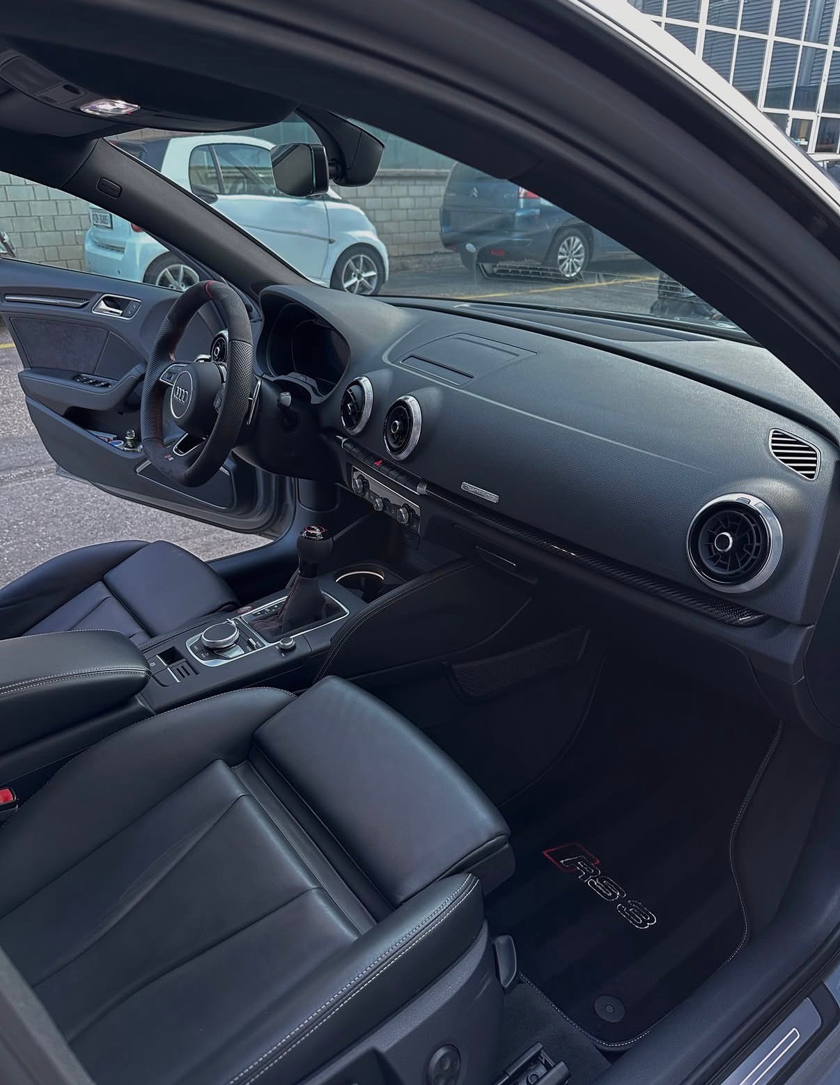 AUDI RS3 Sportback 2.5 TSI quattro S-tronic-image-5