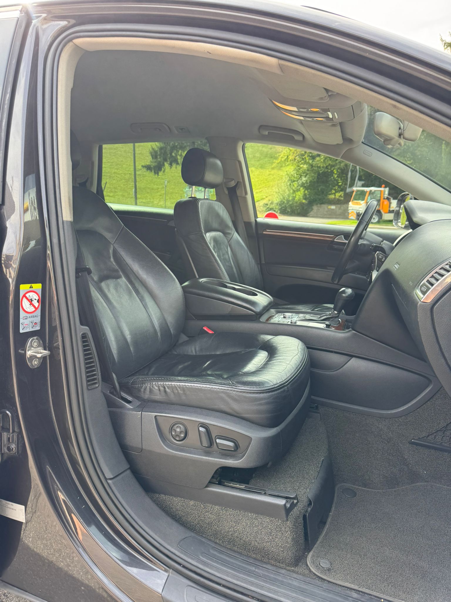 AUDI Q7 3.0 TDI quattro tiptronic-image-9