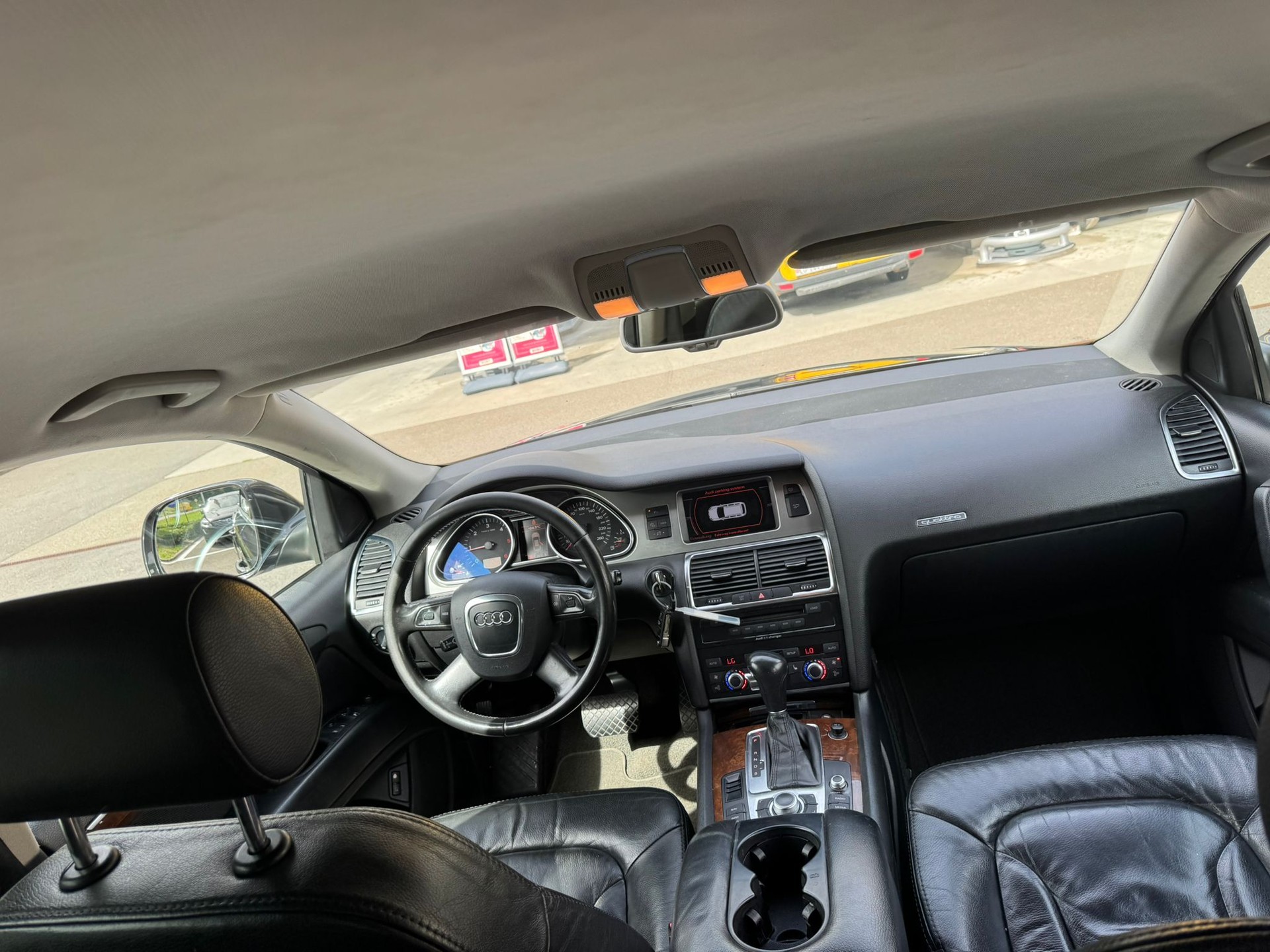 AUDI Q7 3.0 TDI quattro tiptronic-image-11