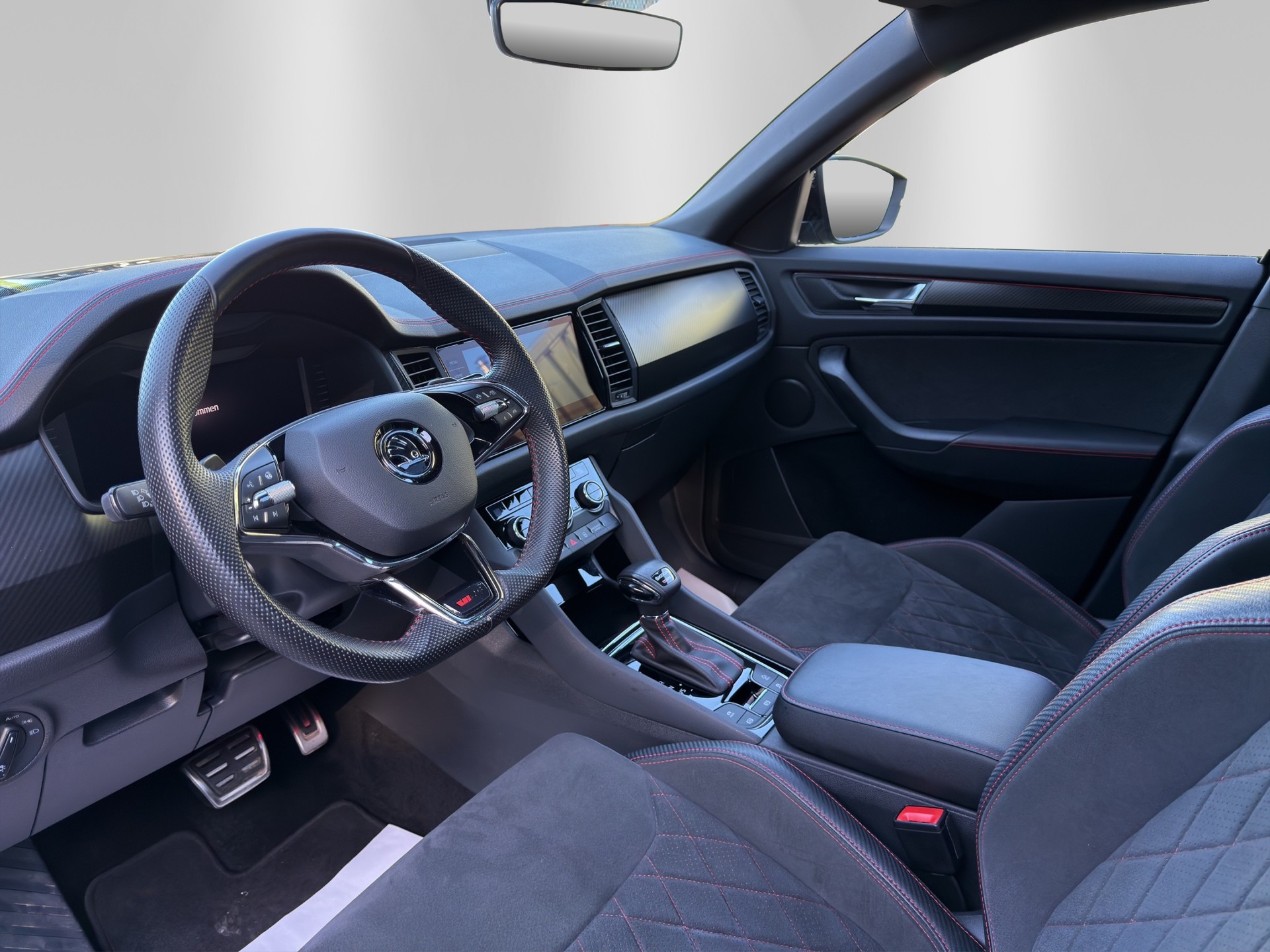 SKODA Kodiaq 2.0 TSI 4x4 RS-image-7