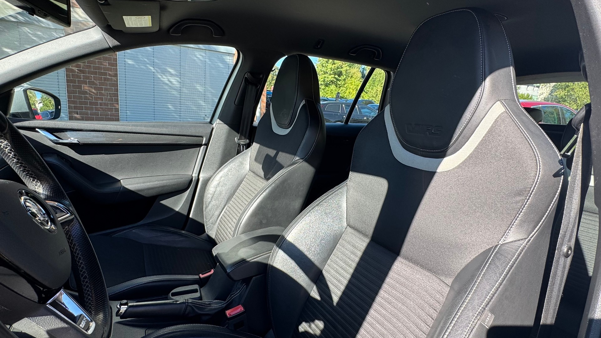 SKODA Octavia Combi 2.0 TDI RS DSG-image-7