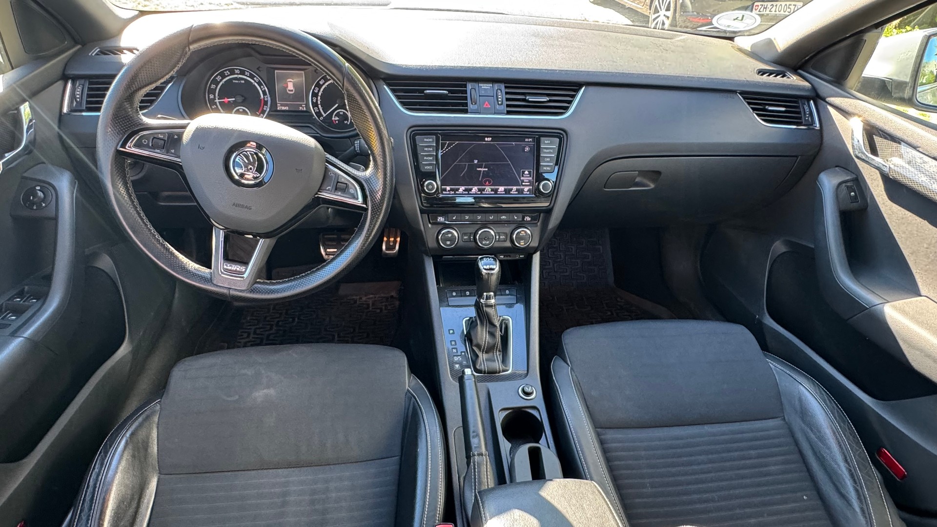 SKODA Octavia Combi 2.0 TDI RS DSG-image-9