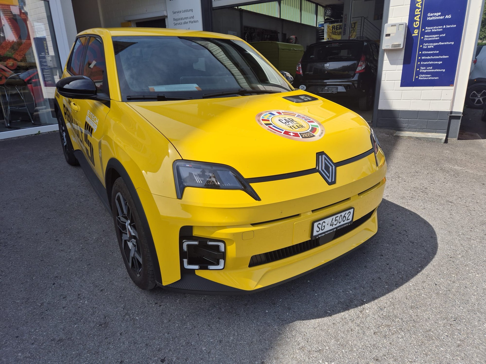 RENAULT R5 E-Tech Comfort Range 52 kWh Techno-image-1