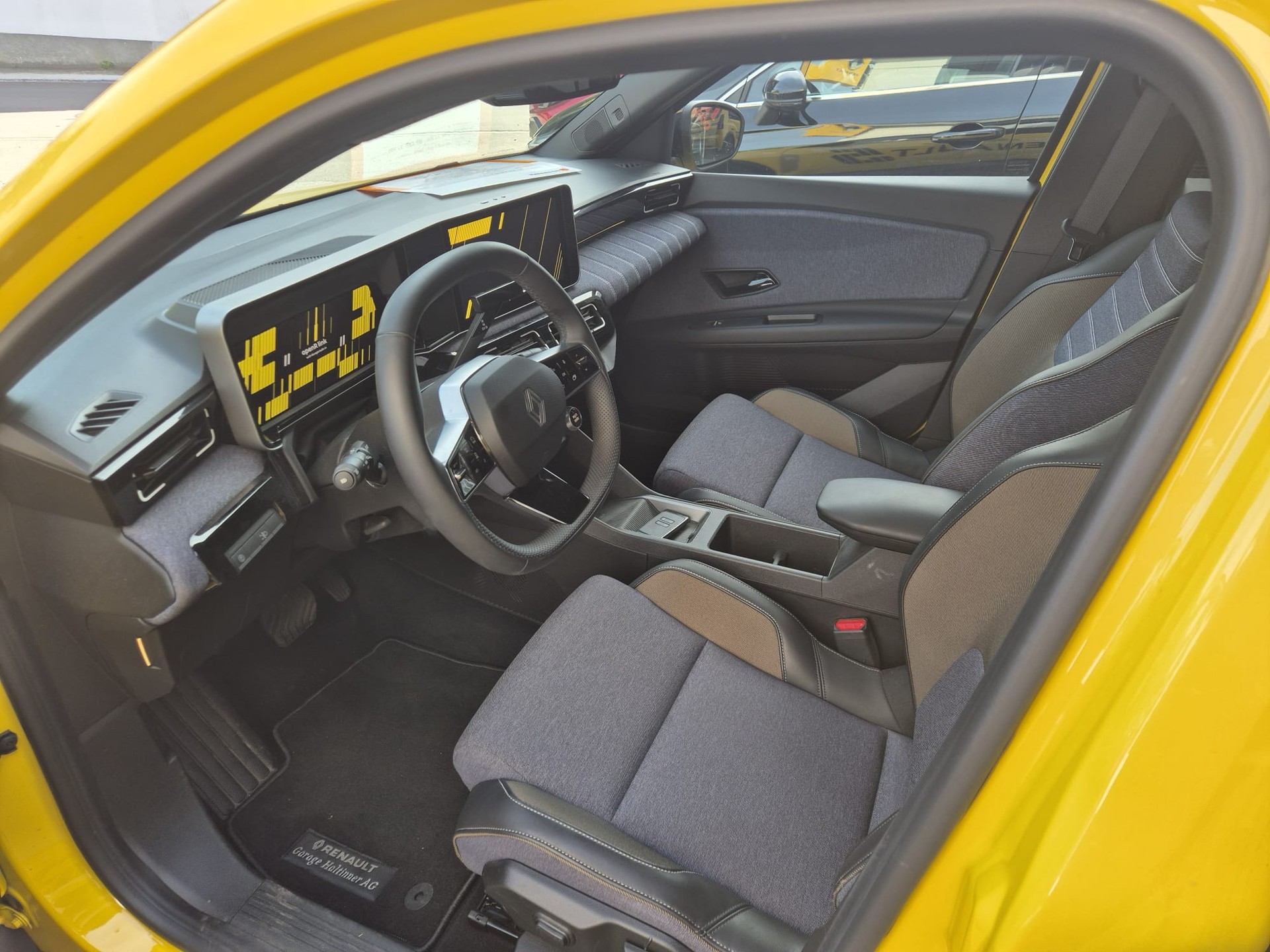 RENAULT R5 E-Tech Comfort Range 52 kWh Techno-image-5