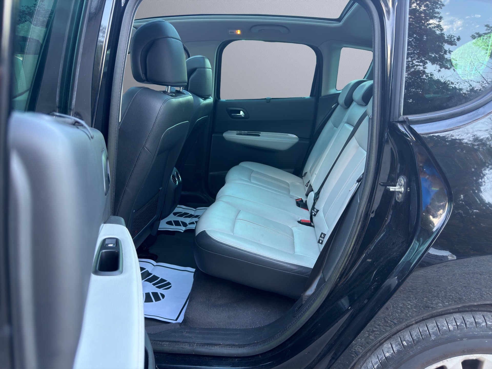 PEUGEOT 3008 HYbrid4 2.0 HDI EGS6-image-12