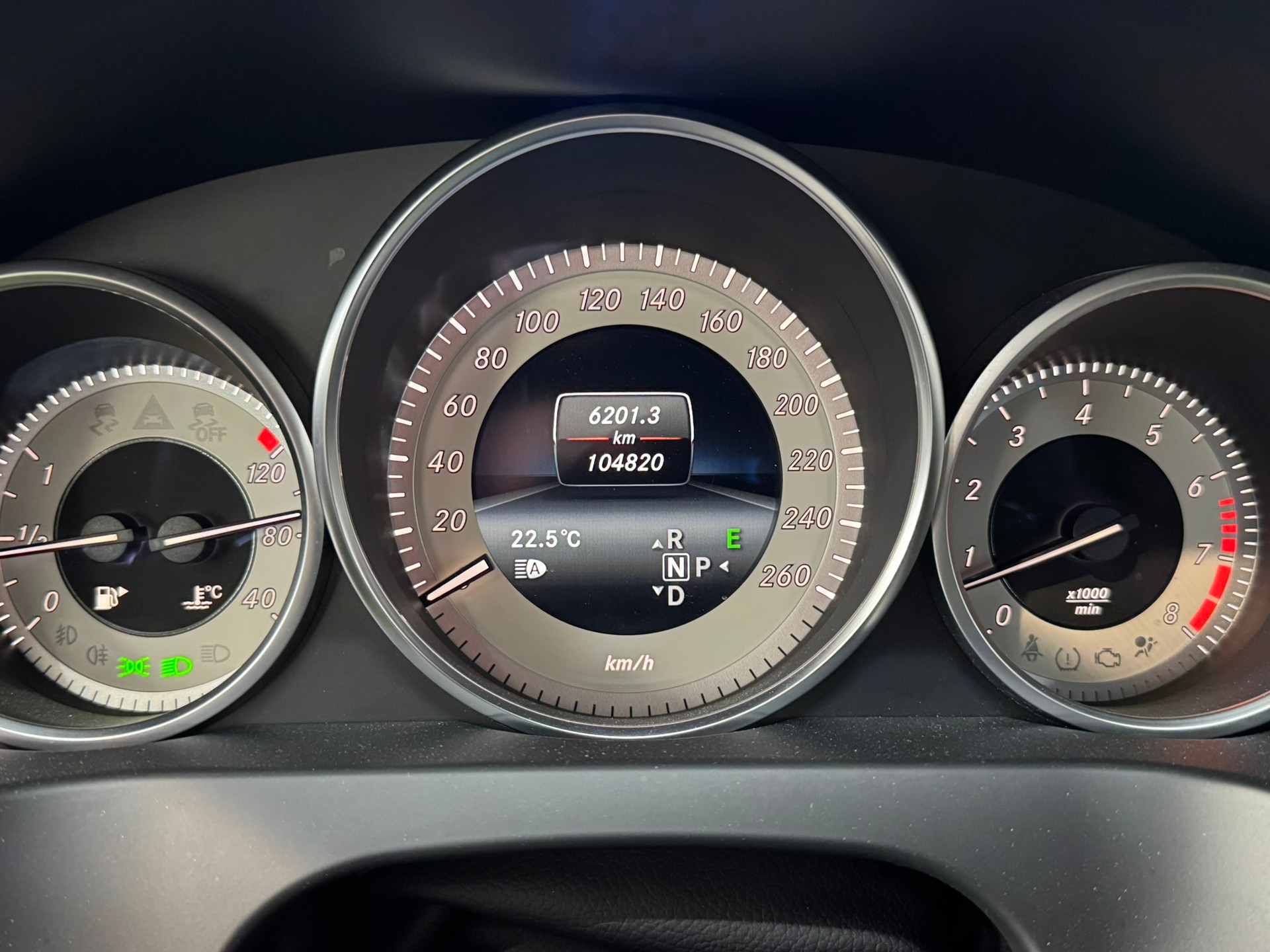 MERCEDES-BENZ E 200 „Sport-Paket Exterieur“-image-3
