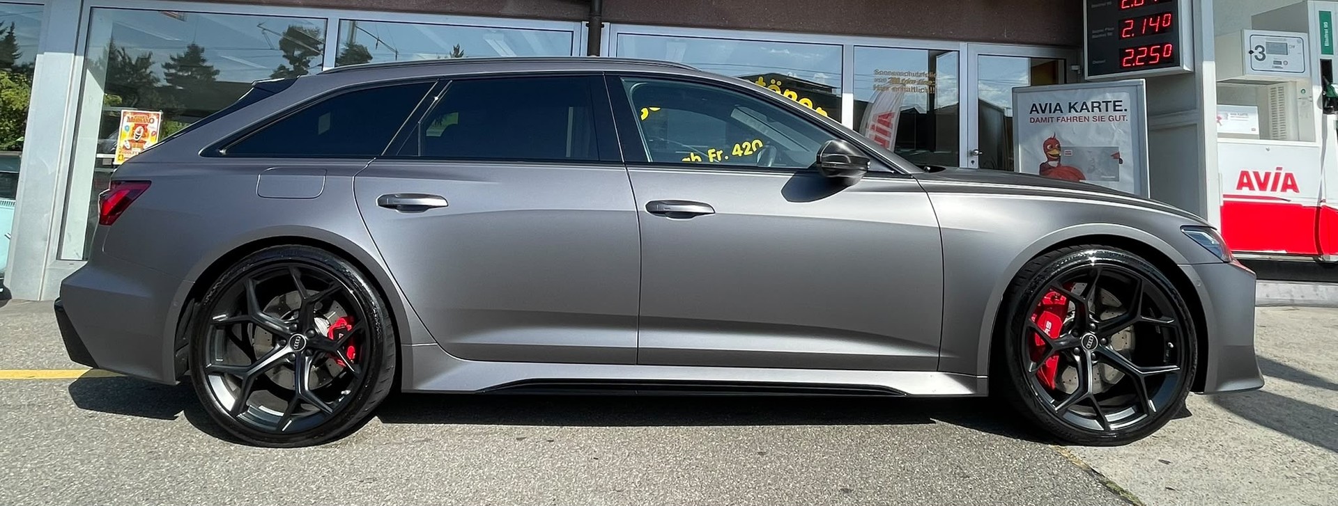 AUDI RS6 Avant 4.0 TFSI V8 Performance quattro CH-Auto Werksgarantie 01/2029-image-0