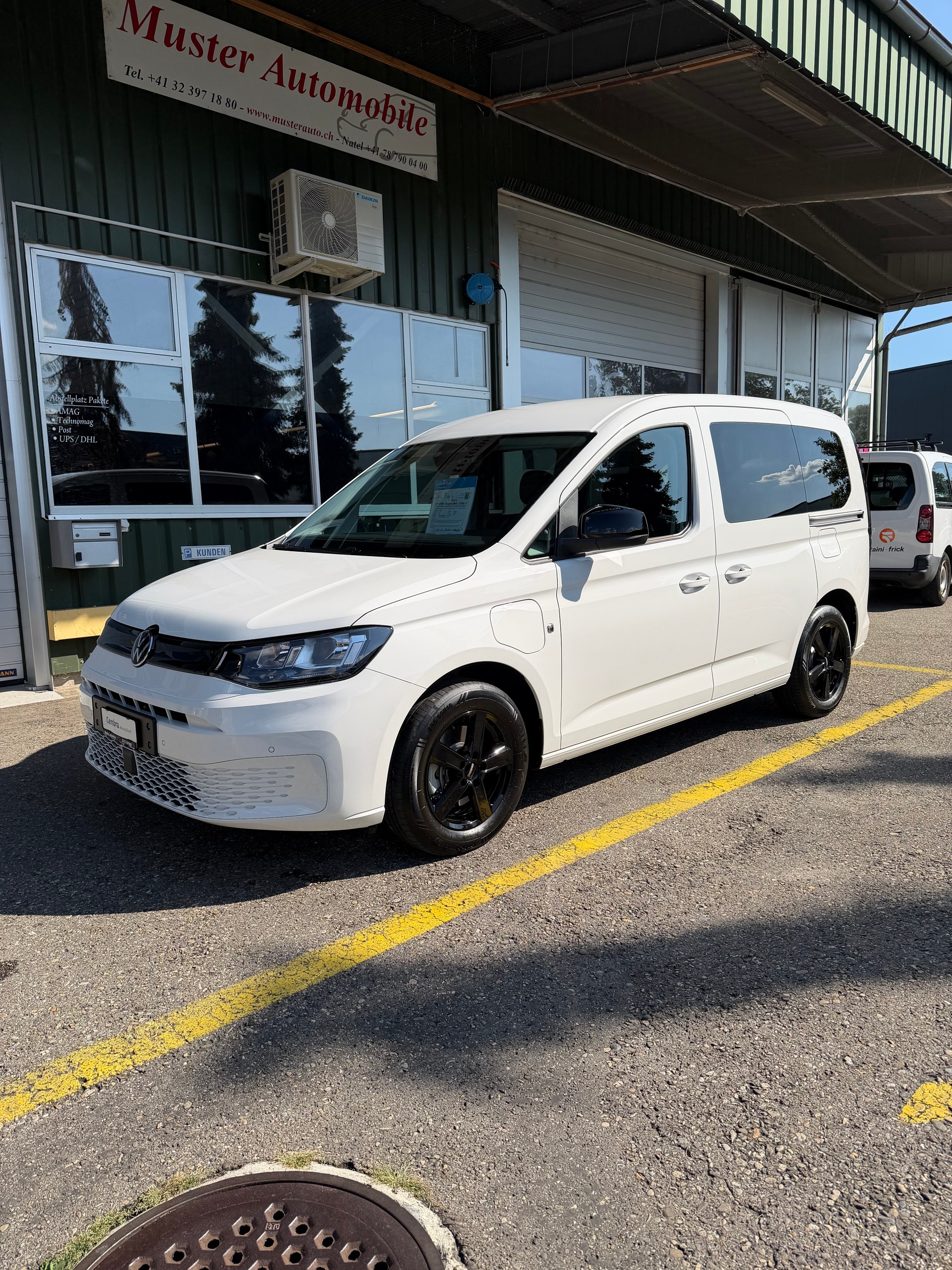VW Caddy 1.5 TSI Plug in Hybrid DSG 150 PS 5 Jahren Garantie mit 39 % Rabatt !-image-0