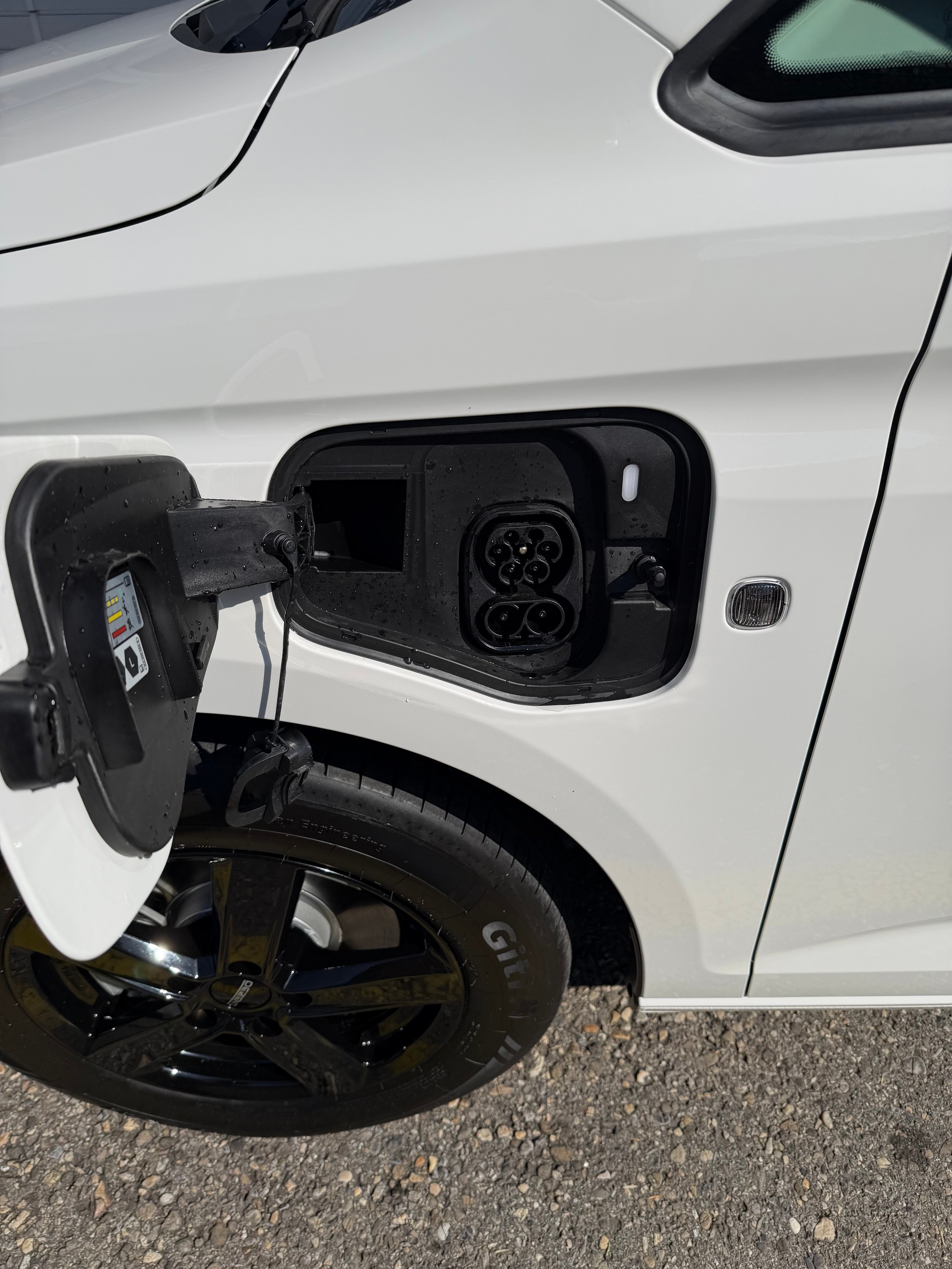 VW Caddy 1.5 TSI Plug in Hybrid DSG 150 PS 5 Jahren Garantie mit 39 % Rabatt !-image-24