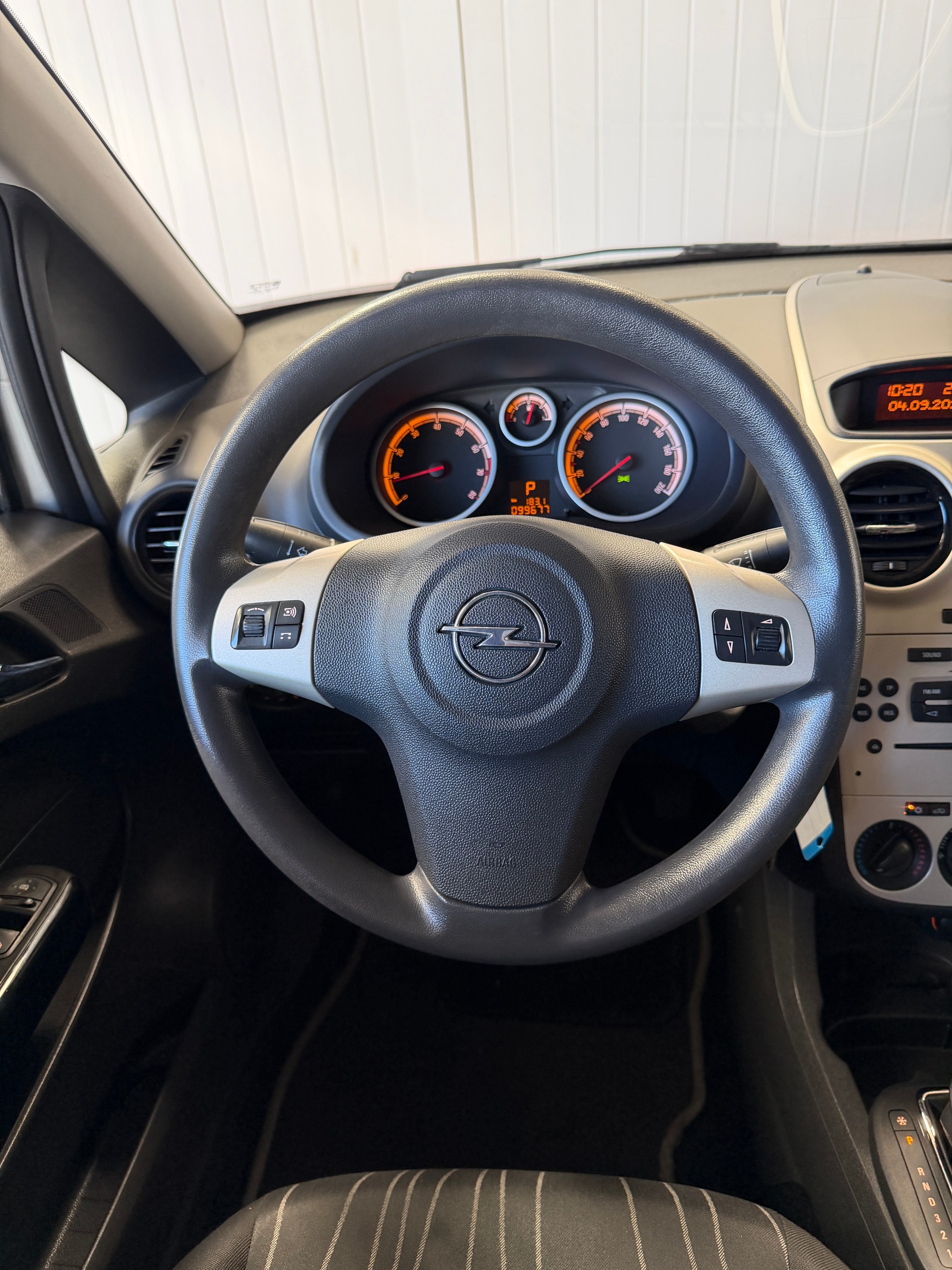 OPEL Corsa 1.4 TP Enjoy-image-15