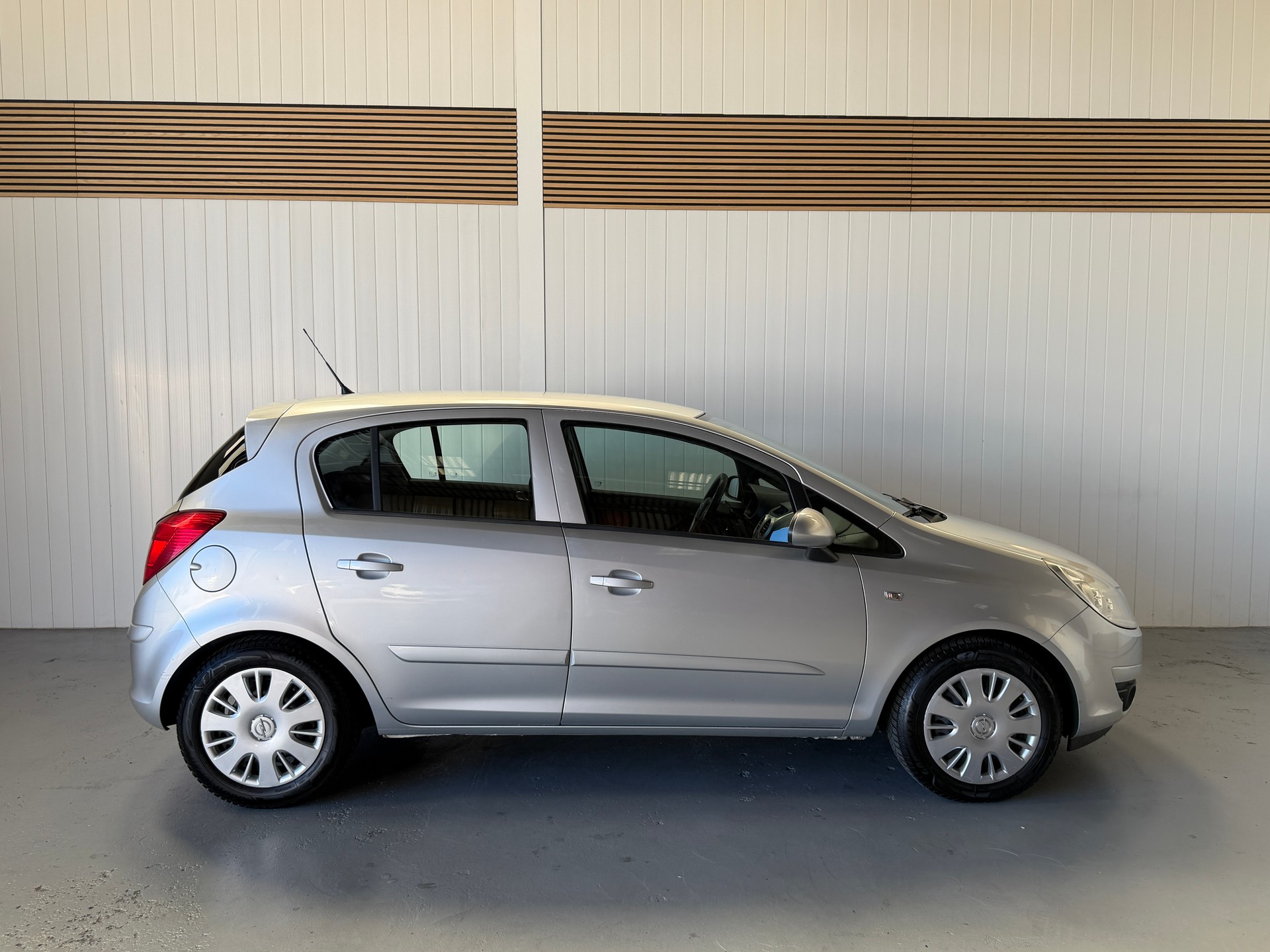 OPEL Corsa 1.4 TP Enjoy-image-5