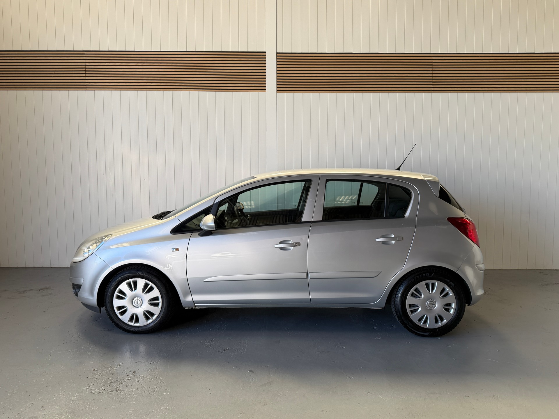 OPEL Corsa 1.4 TP Enjoy-image-1