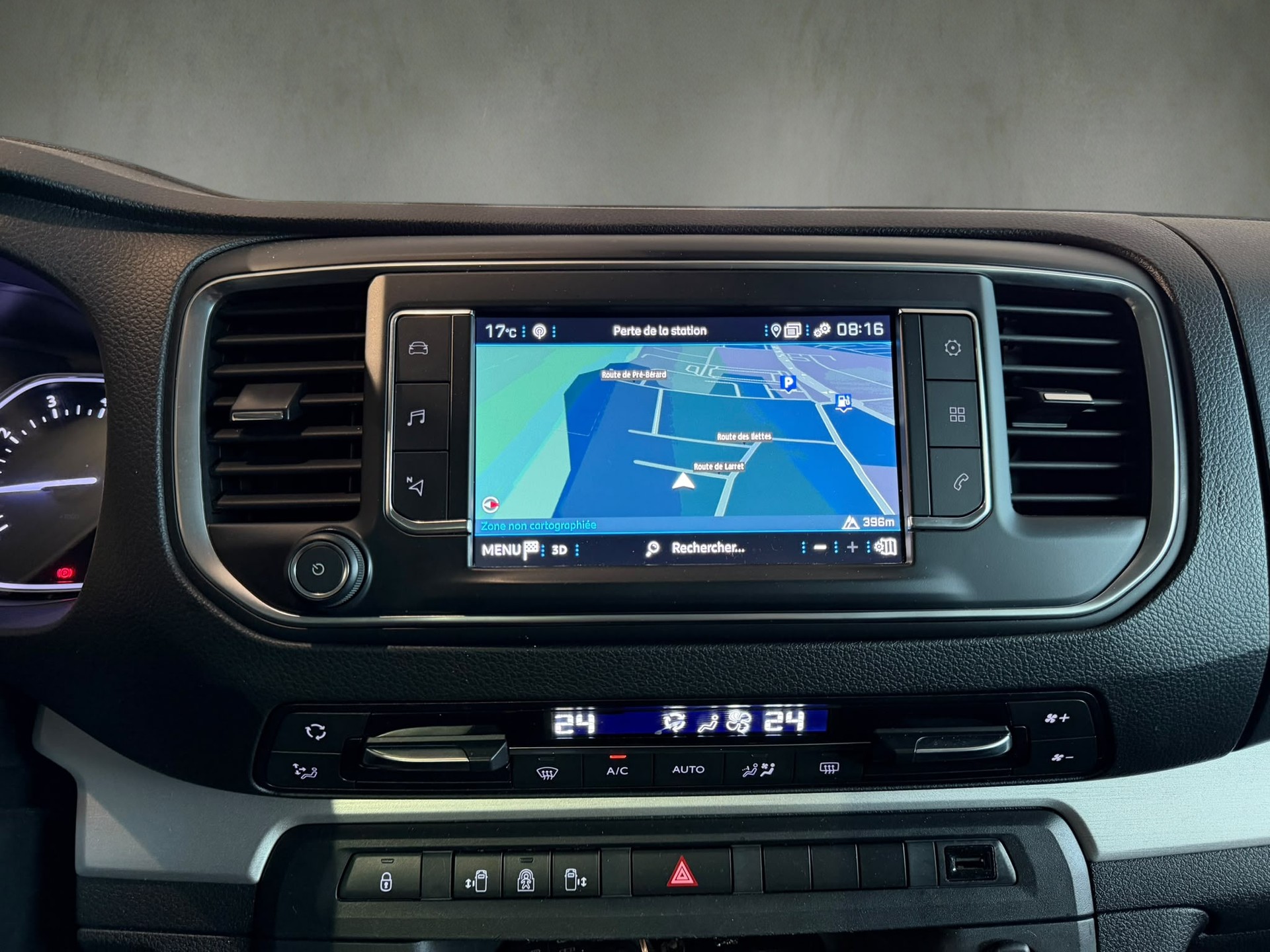 PEUGEOT Traveller 2.0 BlueHDi Business VIP Standard EAT8-image-17