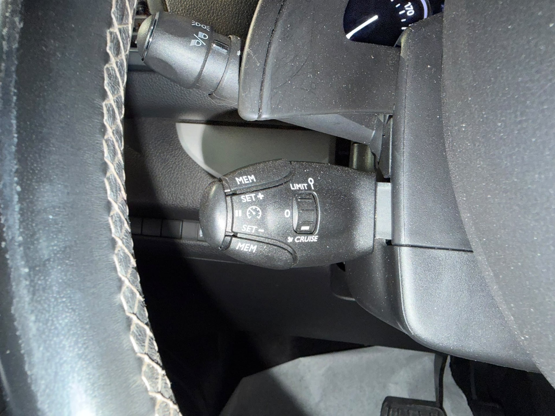 PEUGEOT Traveller 2.0 BlueHDi Business VIP Standard EAT8-image-16