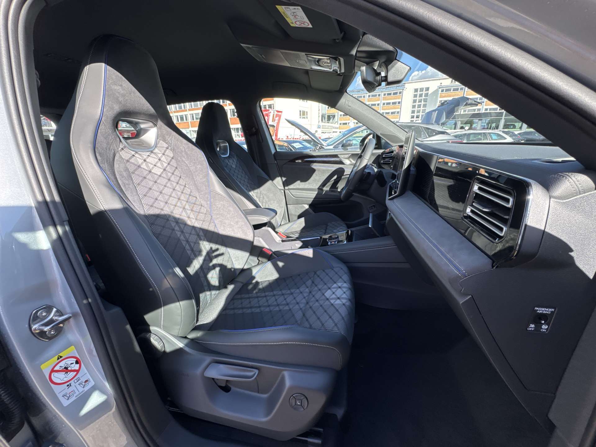 VW Tiguan 1.5 TSi evo2 mHEV R-Line DSG-Automat-image-11