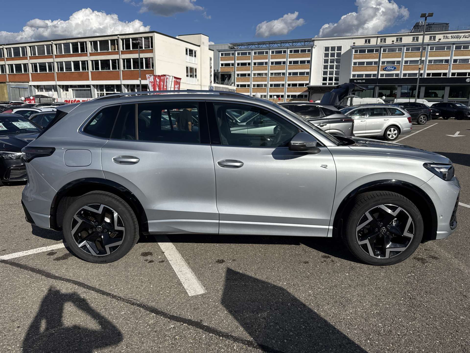 VW Tiguan 1.5 TSi evo2 mHEV R-Line DSG-Automat-image-10