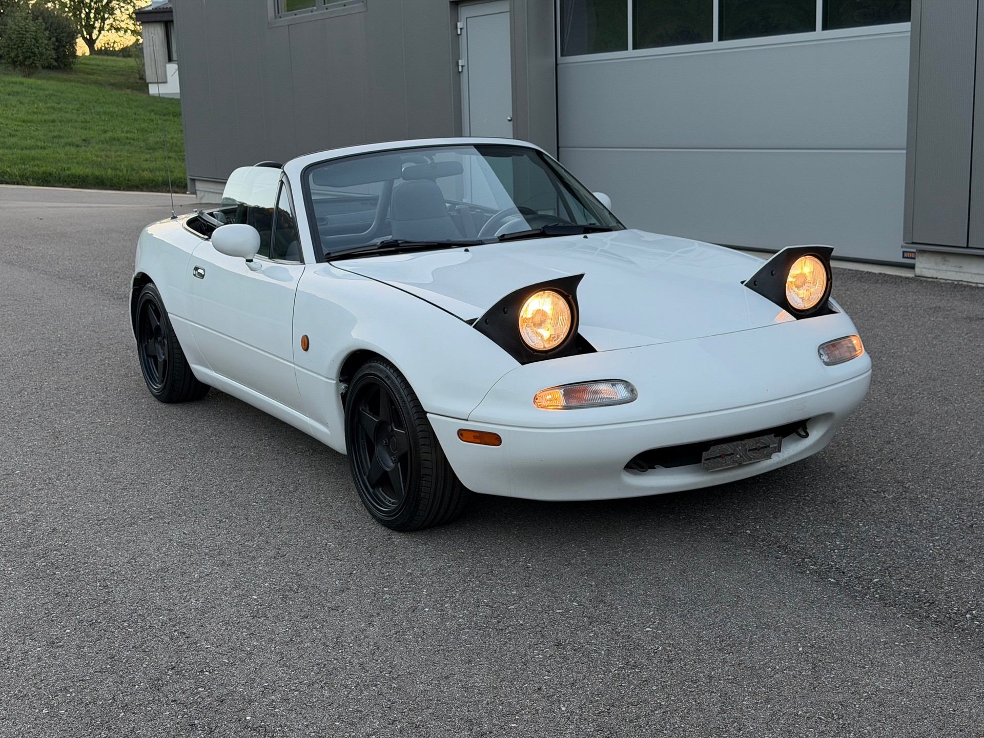 MAZDA MX-5 1.6i-16 Special-image-1