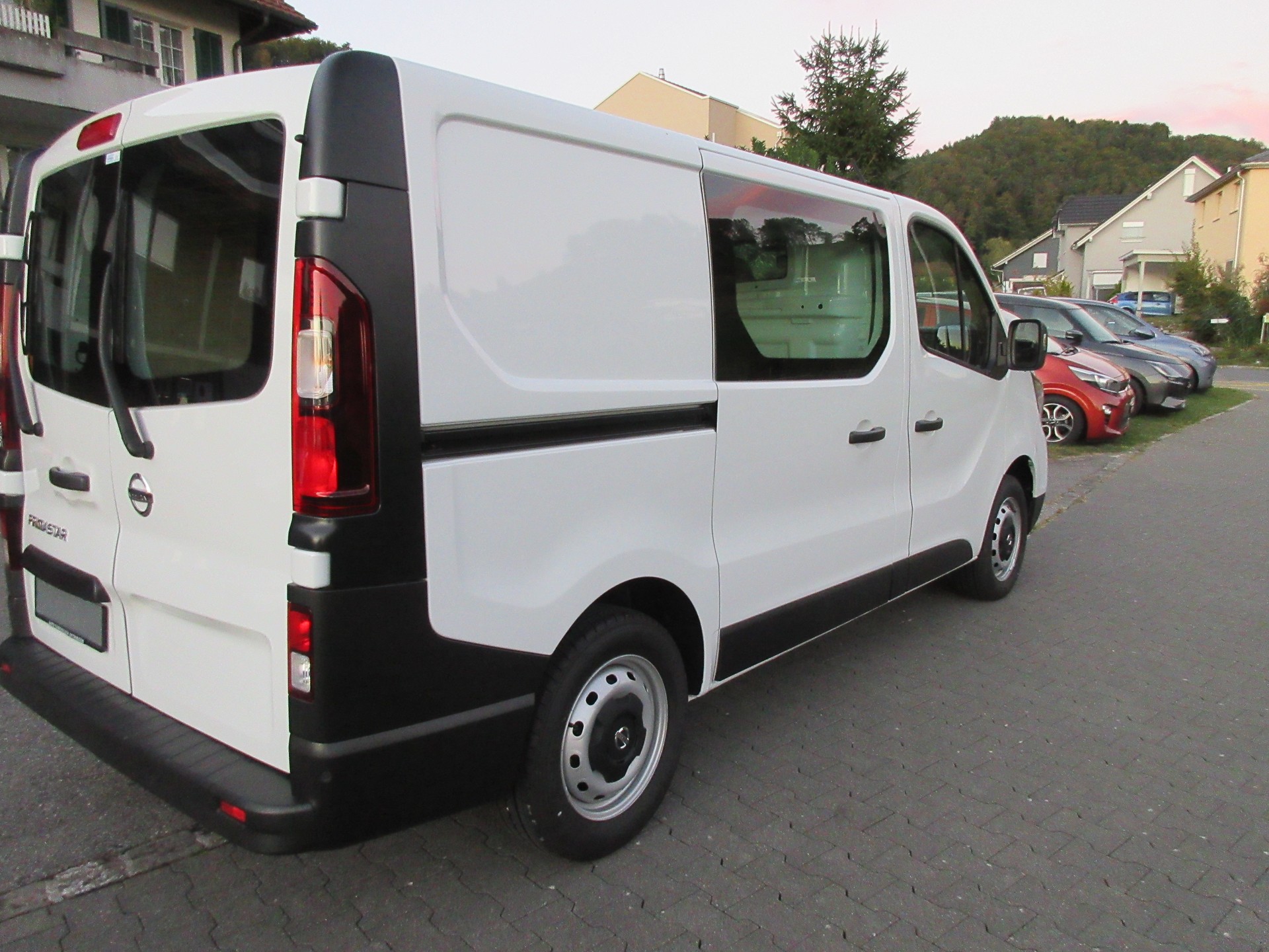 NISSAN PRIMASTAR Kaw. 2.8t L1 H1 dCi 110 Acenta (Bus)-image-4