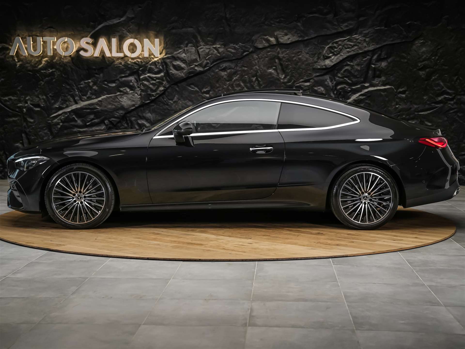 MERCEDES-BENZ CLE 200 Coupé AMG Line 9G-Tronic *Werksgarantie*Panorama*Lenkradheizung*-image-1