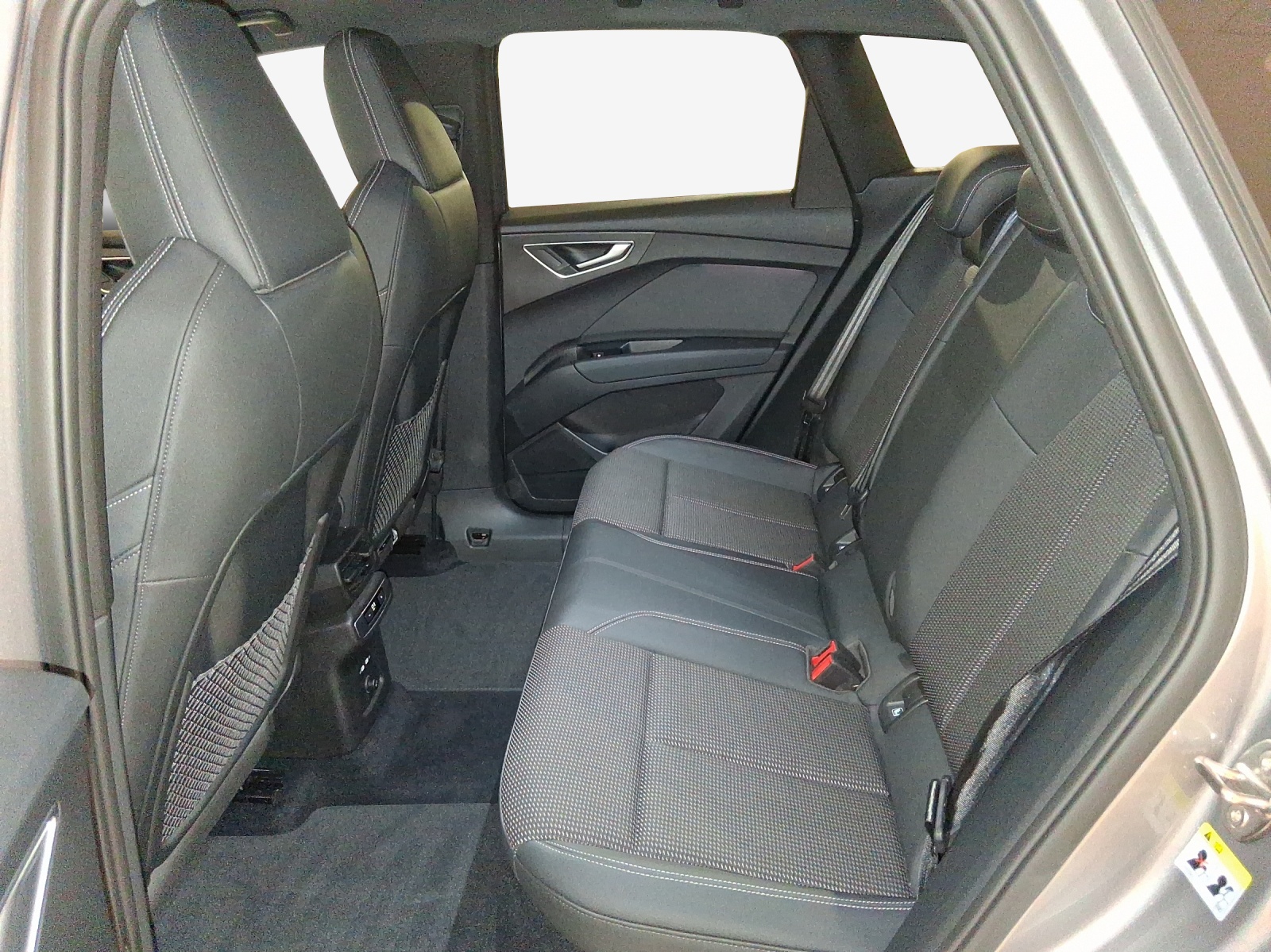 AUDI Q4 e-tron 50 quattro-image-11