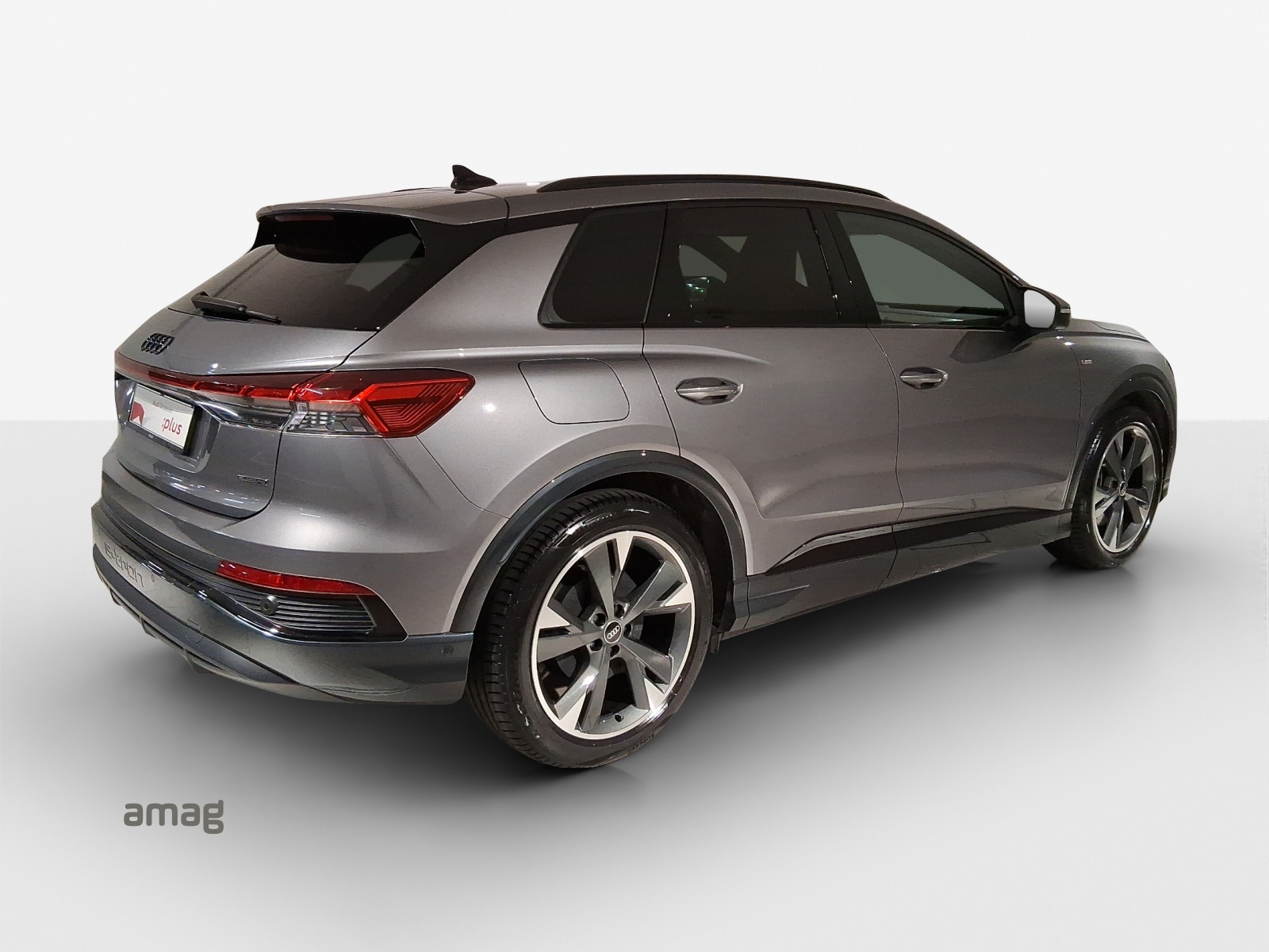 AUDI Q4 e-tron 50 quattro-image-4