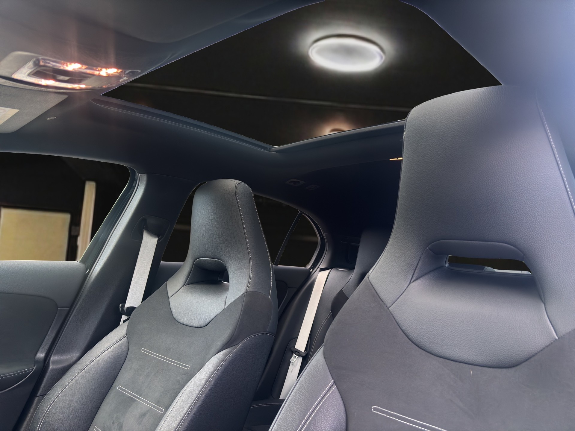MERCEDES-BENZ A 250 AMG Line 4m-image-10