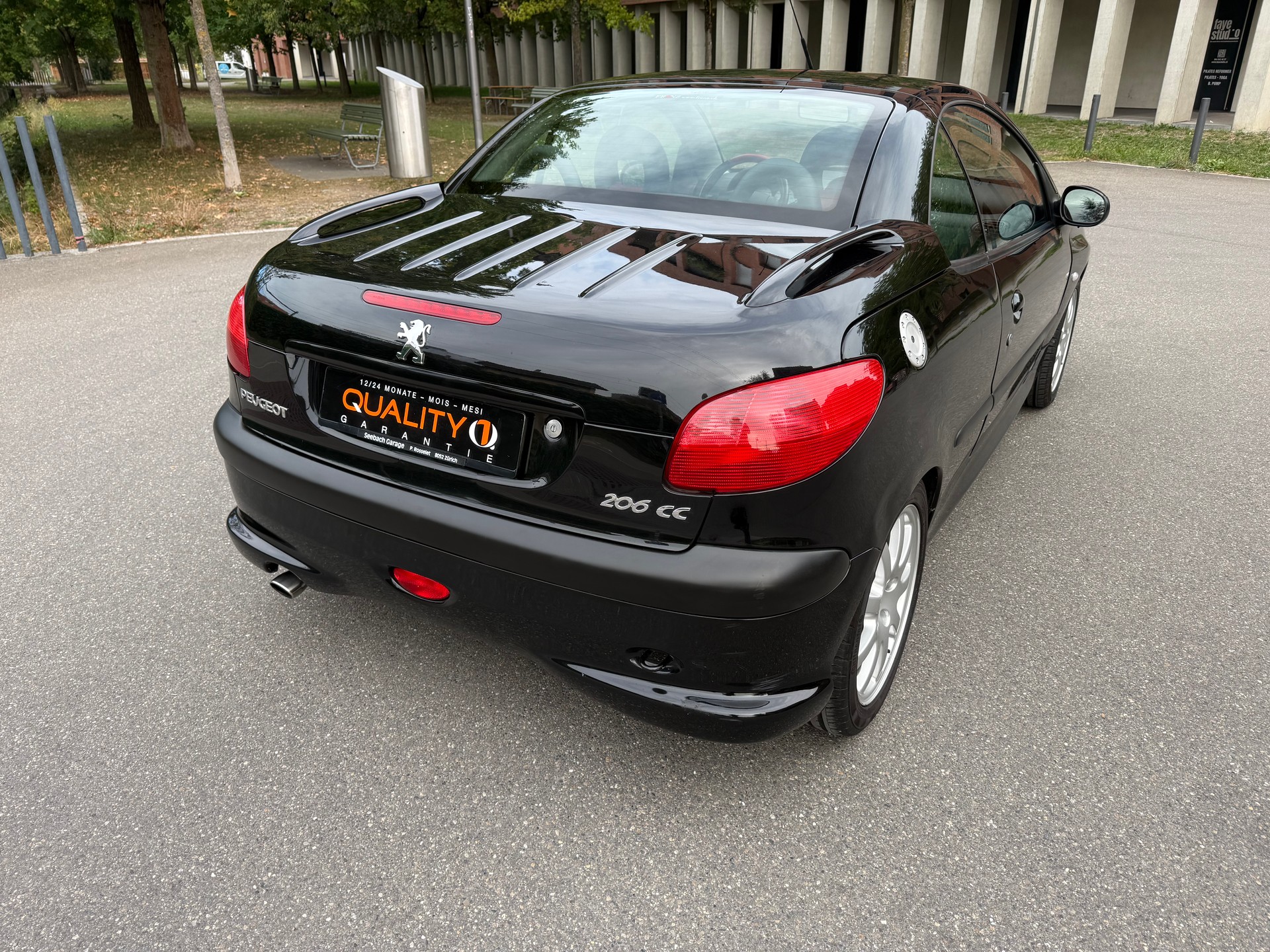 PEUGEOT 206 CC 2.0 16V Black & Silver Edition-image-6