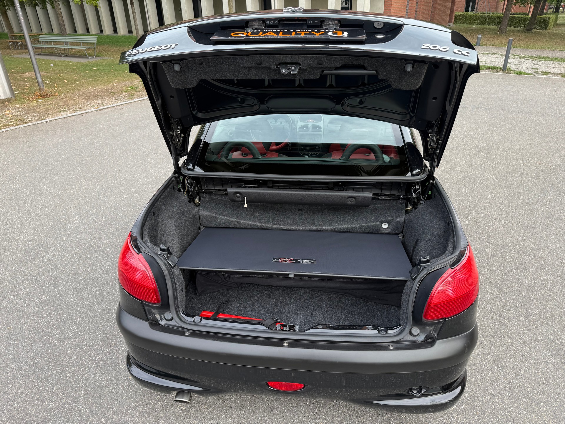 PEUGEOT 206 CC 2.0 16V Black & Silver Edition-image-26