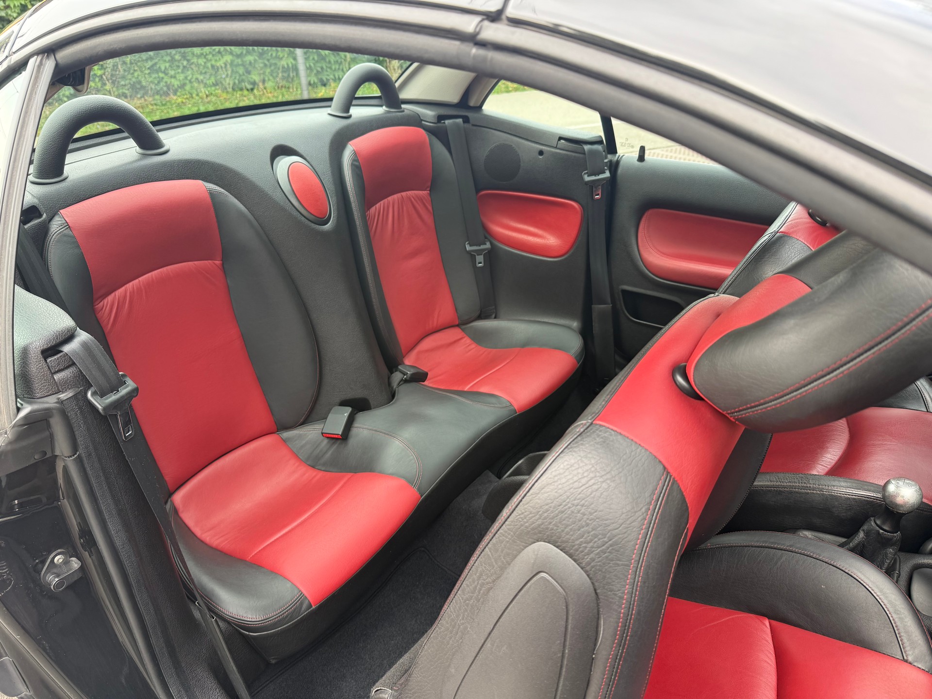 PEUGEOT 206 CC 2.0 16V Black & Silver Edition-image-28