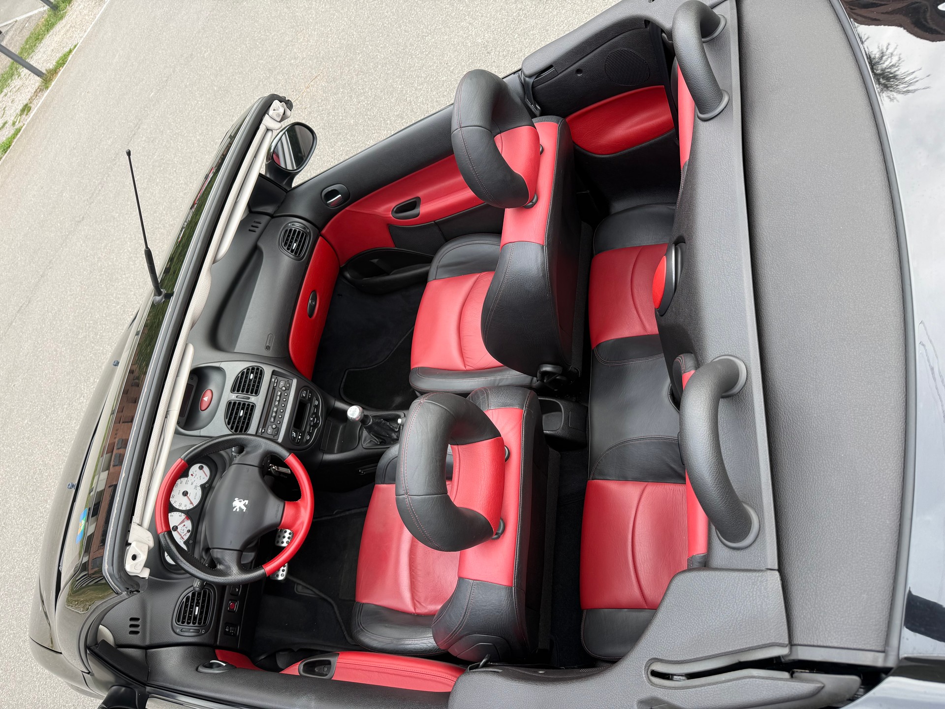 PEUGEOT 206 CC 2.0 16V Black & Silver Edition-image-16