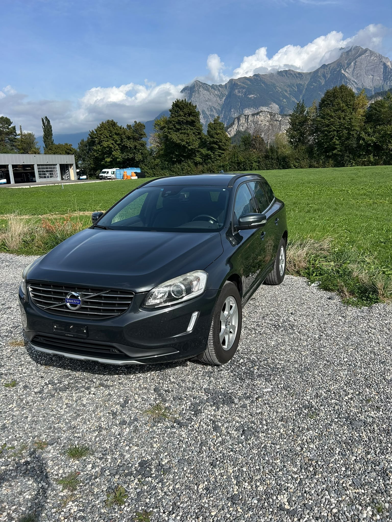 VOLVO XC60 D4 AWD Momentum Geartronic-image-1