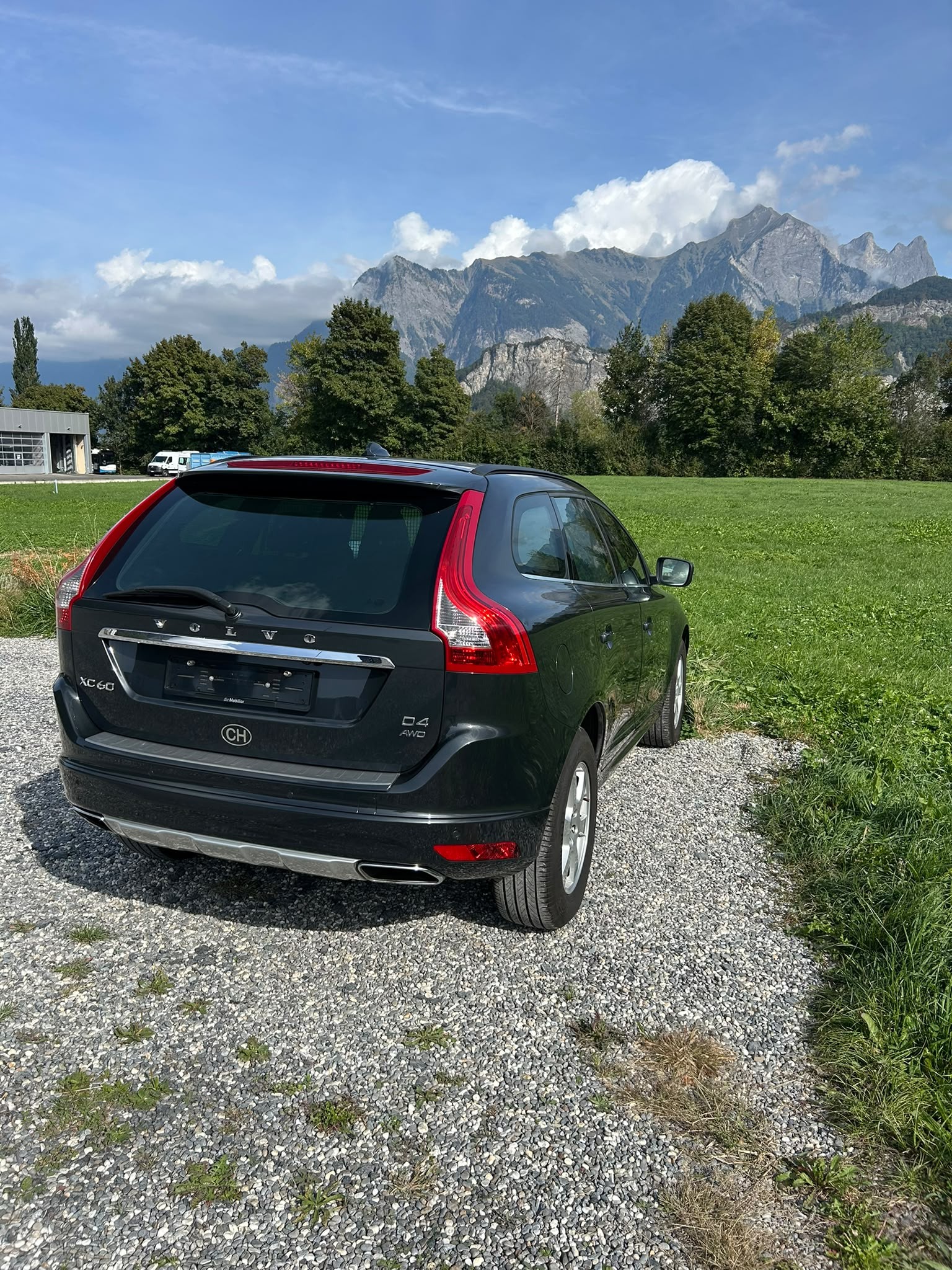 VOLVO XC60 D4 AWD Momentum Geartronic-image-2