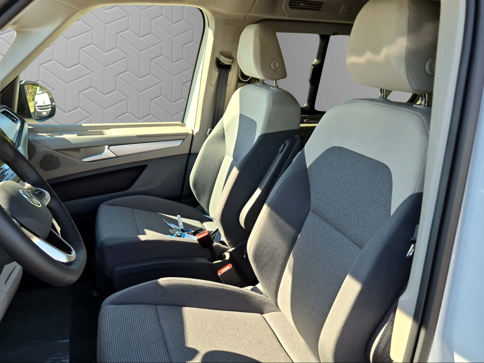 VW California 2.0 TDI Beach Camper-image-6