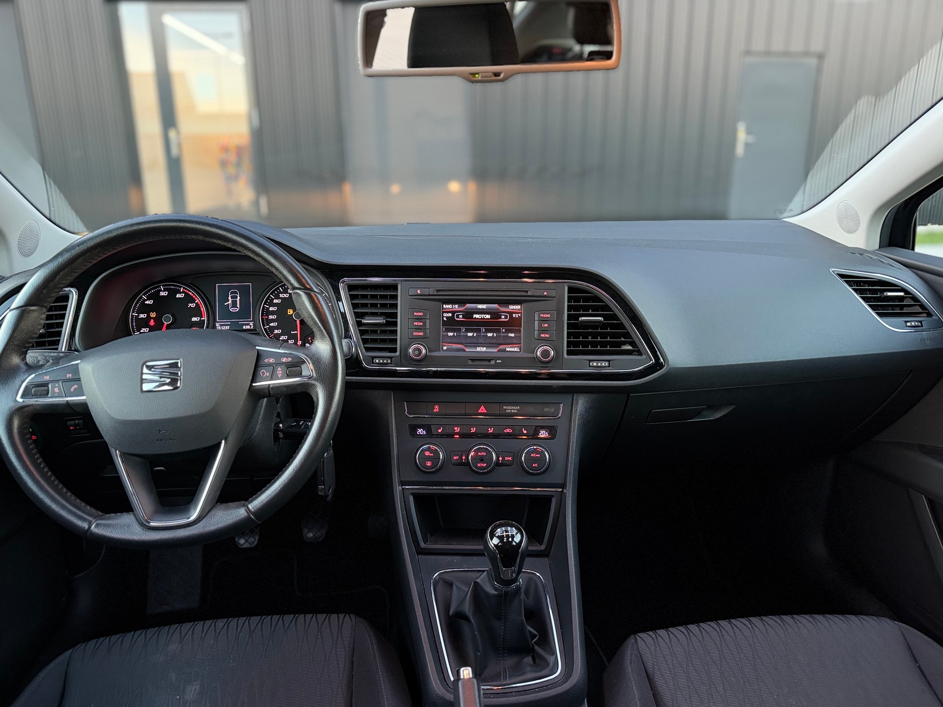 SEAT Leon 1.4 TSI Style-image-9