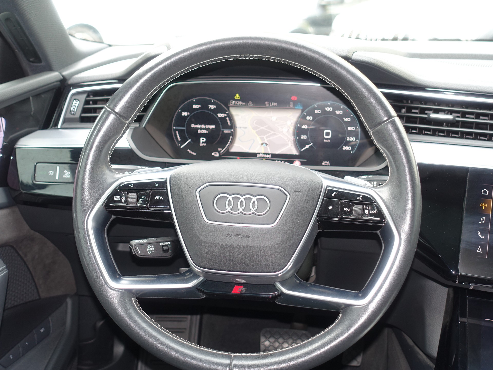 AUDI e-tron 55 S Line Black Edition quattro-image-13